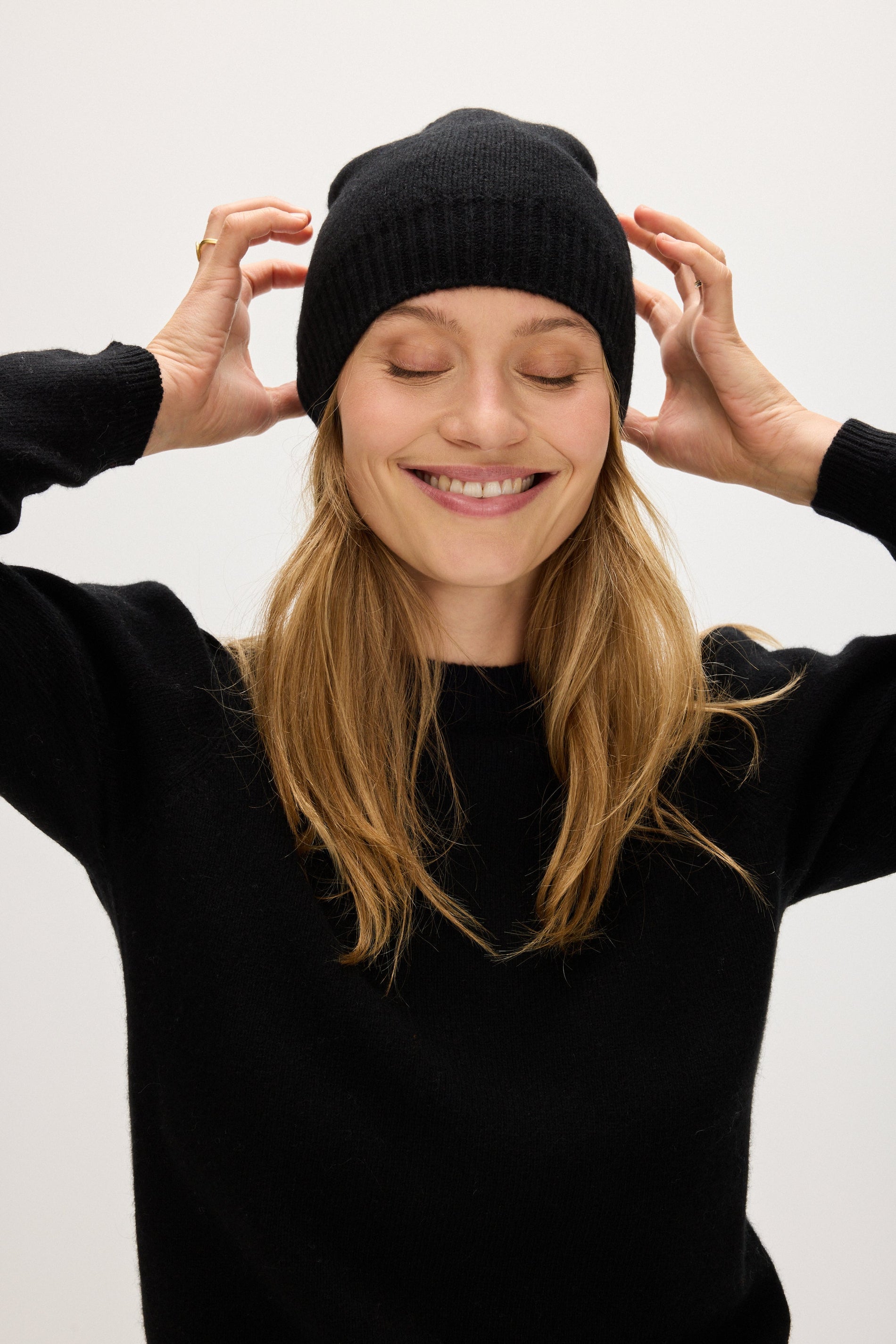 Women accessories beanies & headbands
