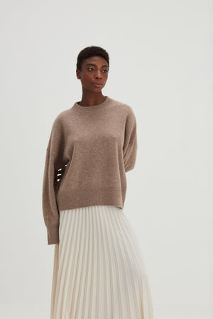 Boxy O-neck Sweater - Mink