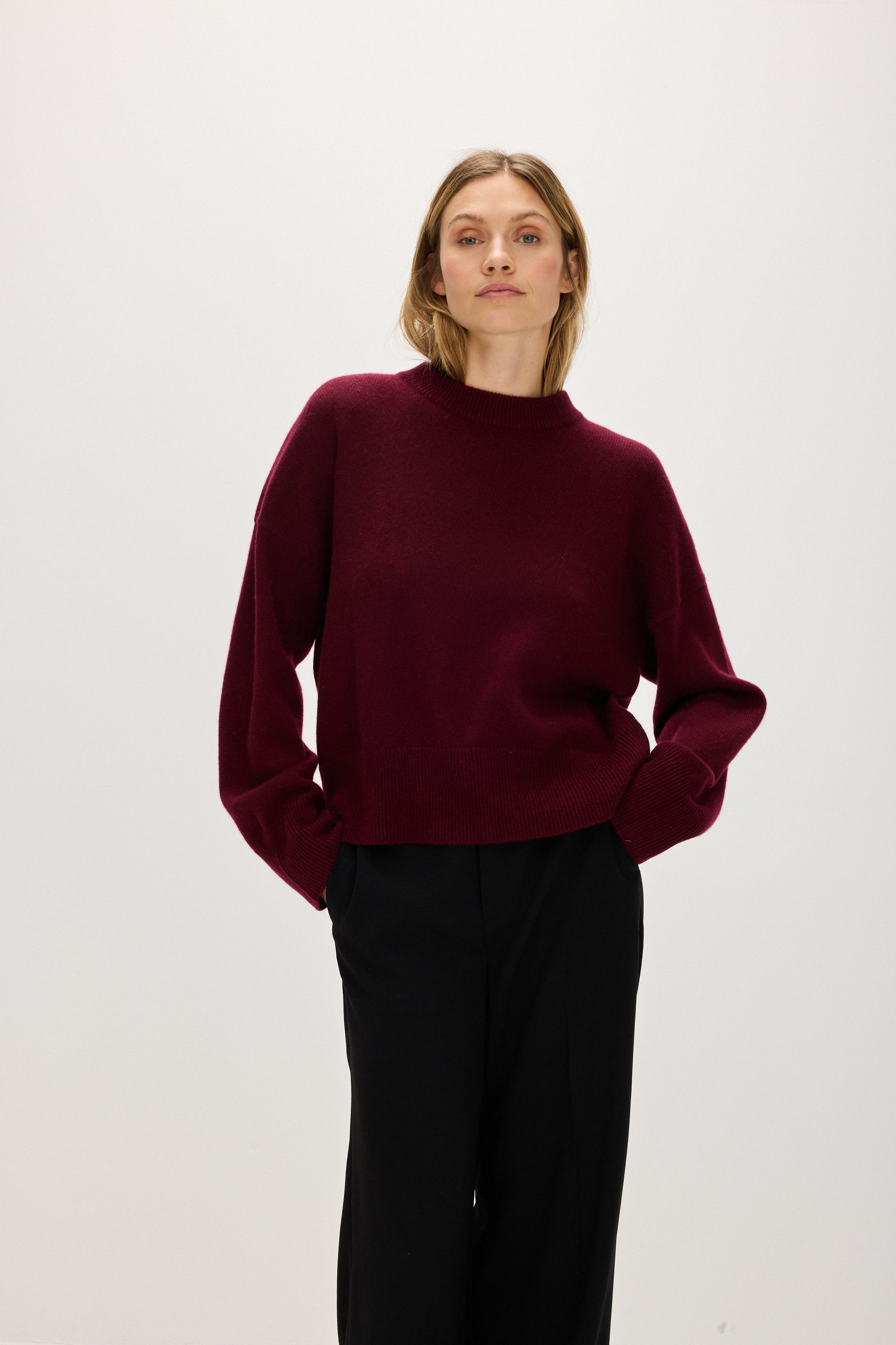Davida Boxy O-neck Sweater Sweaters Mulberry Red