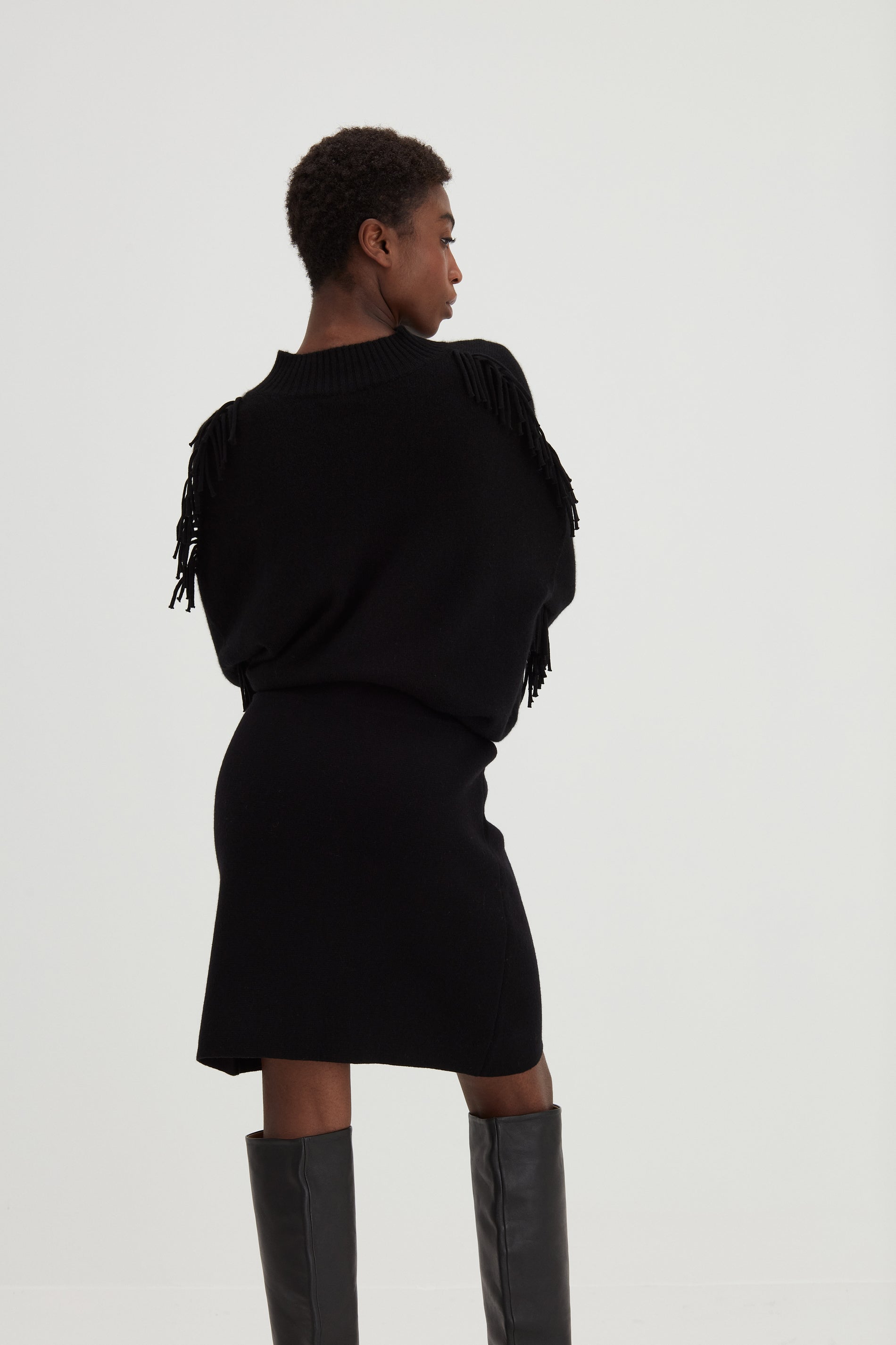 Davida Boxy O-neck Sweater Fringes Sweaters Black