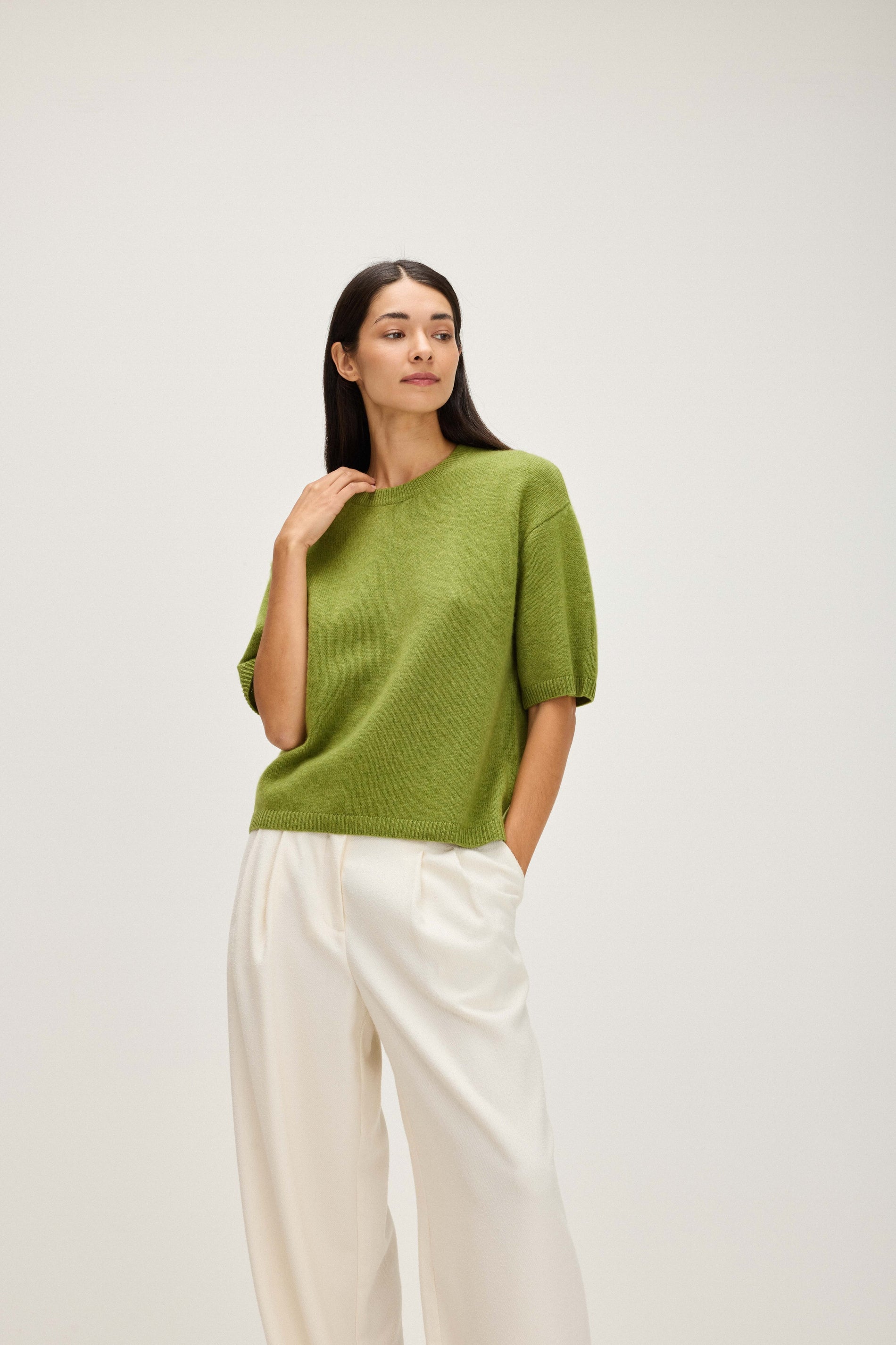 Davida Boxy T-Shirt Sweaters Moss Green