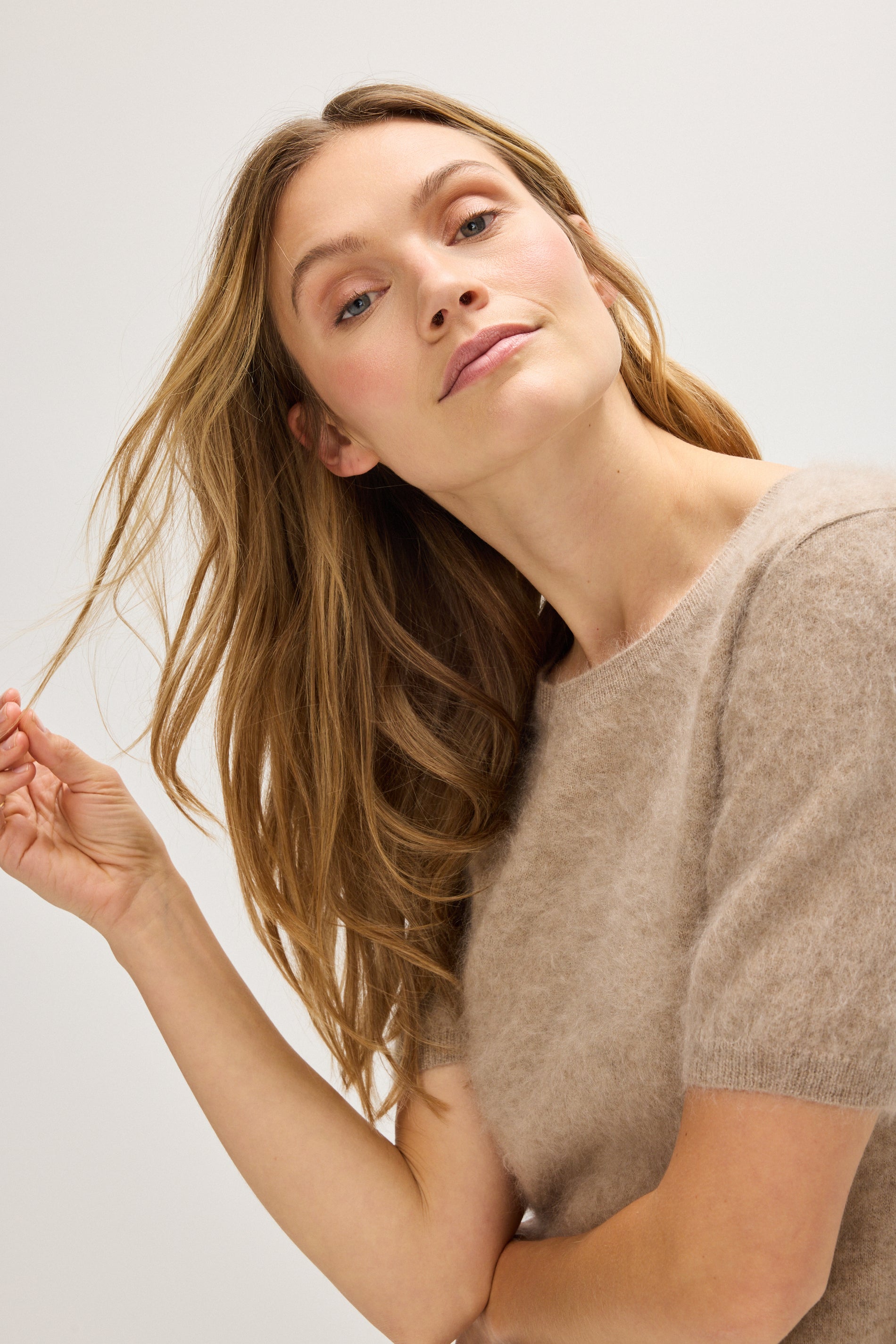 Davida Brushed Oversized T-Shirt Sweaters Mink