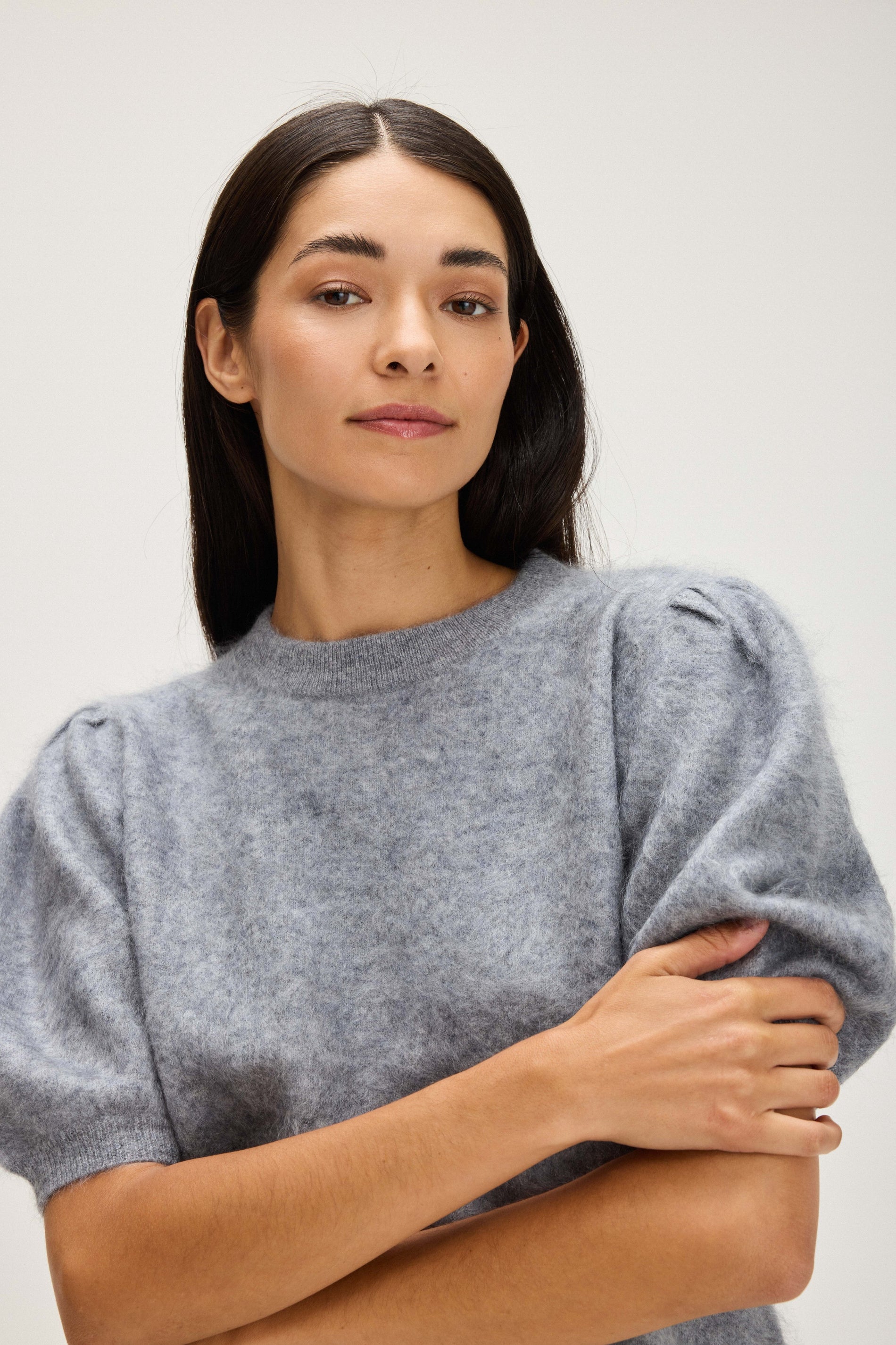 Davida Brushed Puff Sleeve T-shirt Sweaters Light Grey