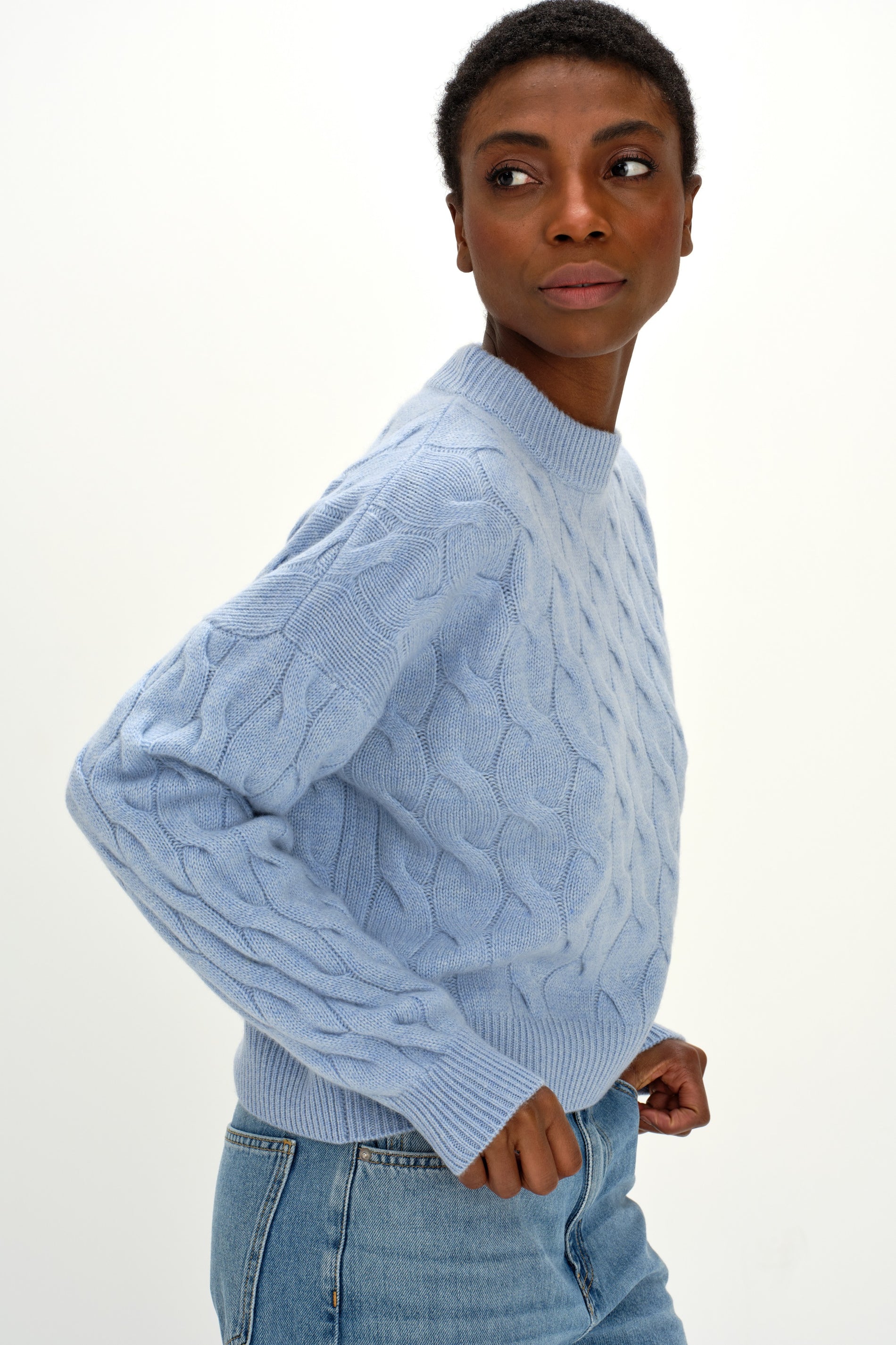 Davida Chunky O-neck Cable Sweaters Blue Fog