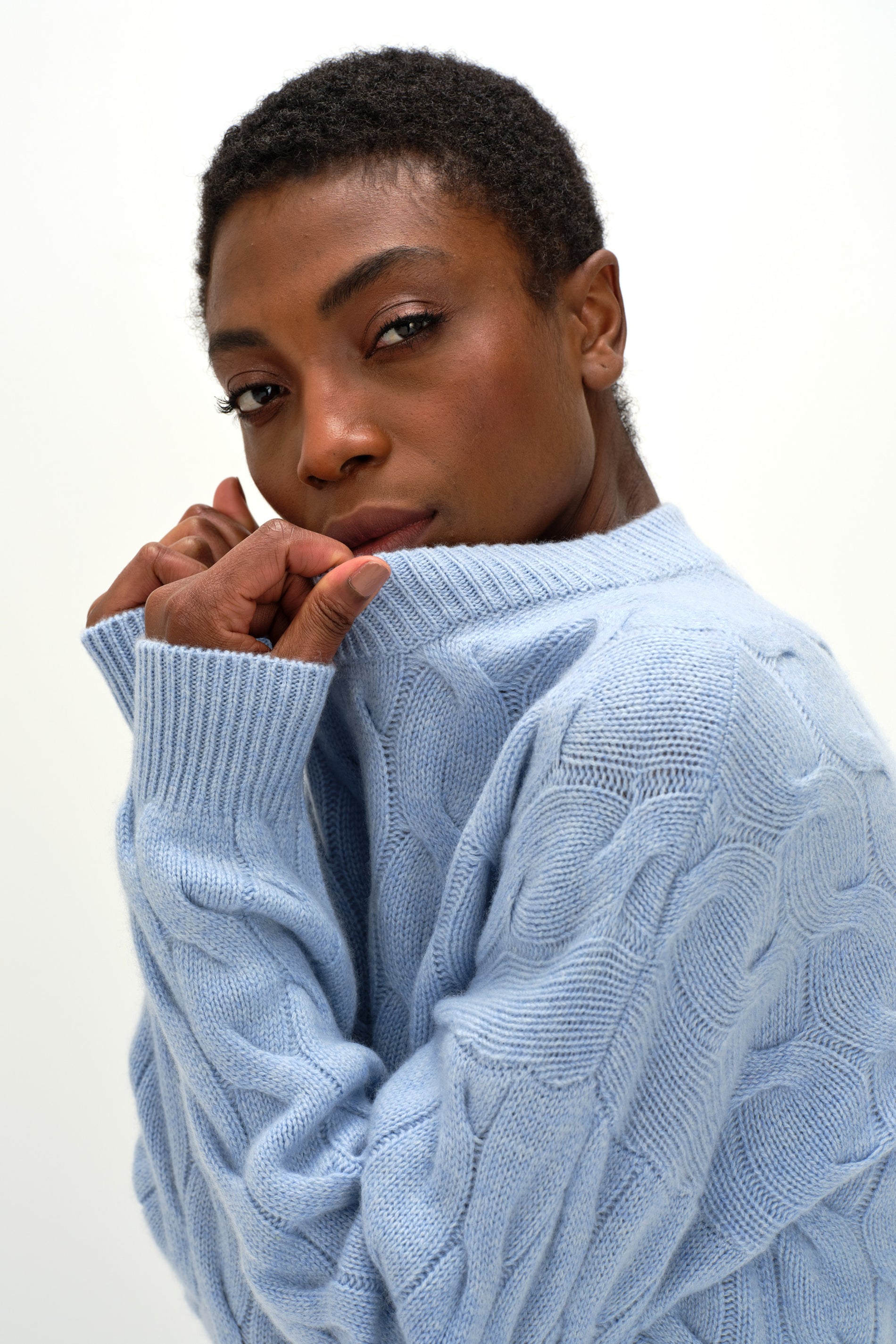 Davida Chunky O-neck Cable Sweaters Blue Fog