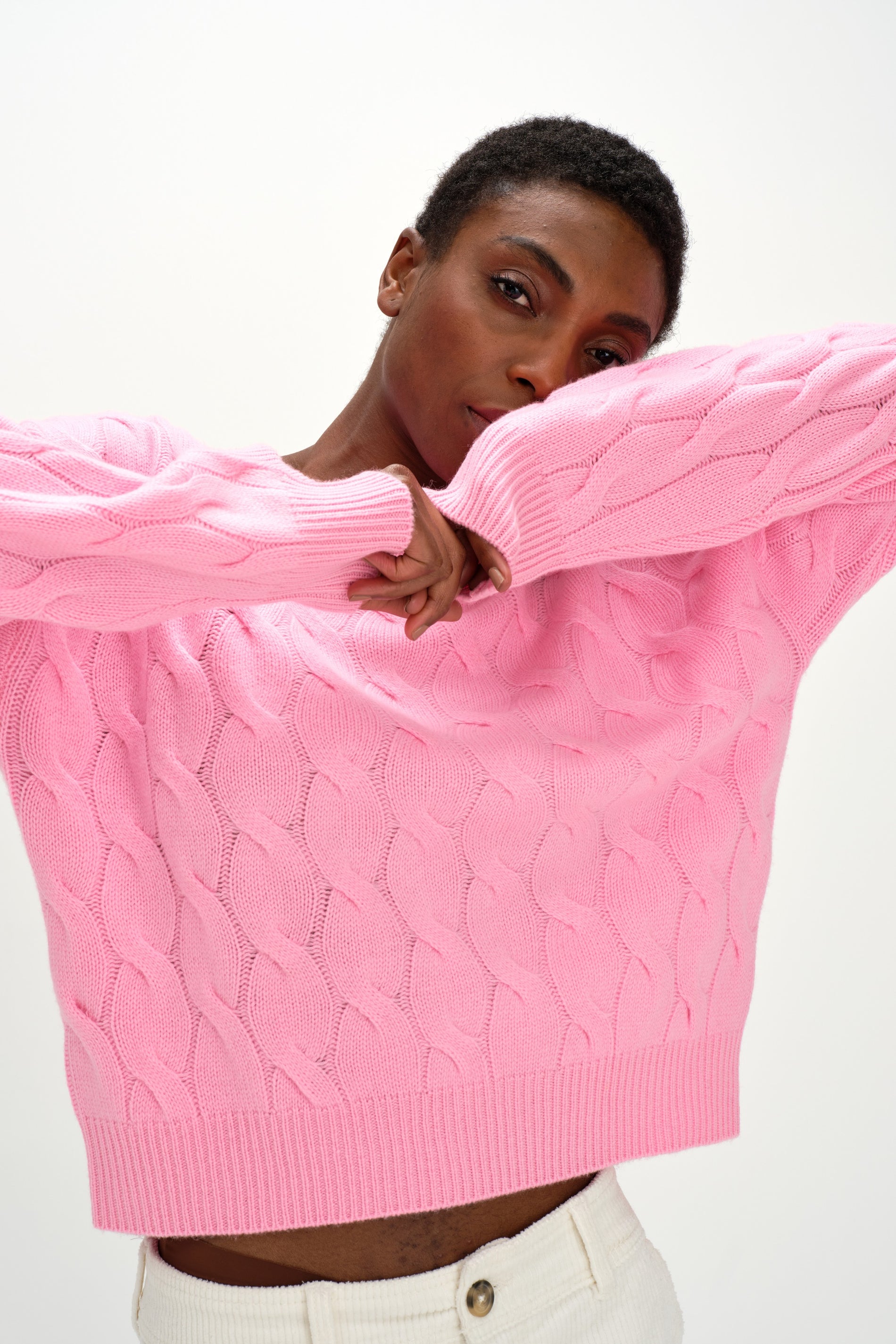 Davida Chunky O-neck Cable Sweaters Strong Pink