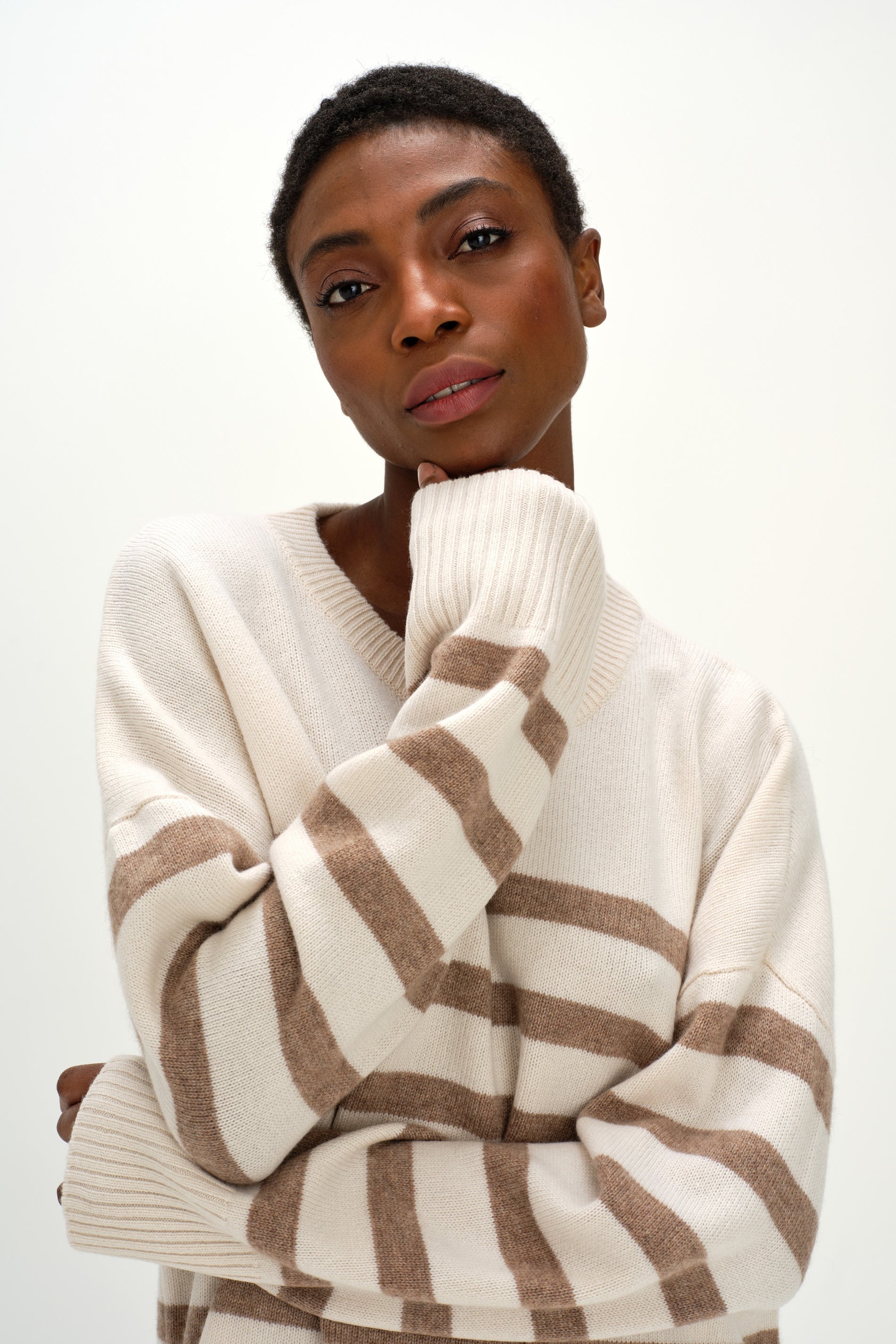 Davida Chunky O-neck Striped Sweater Sweaters White/Mink