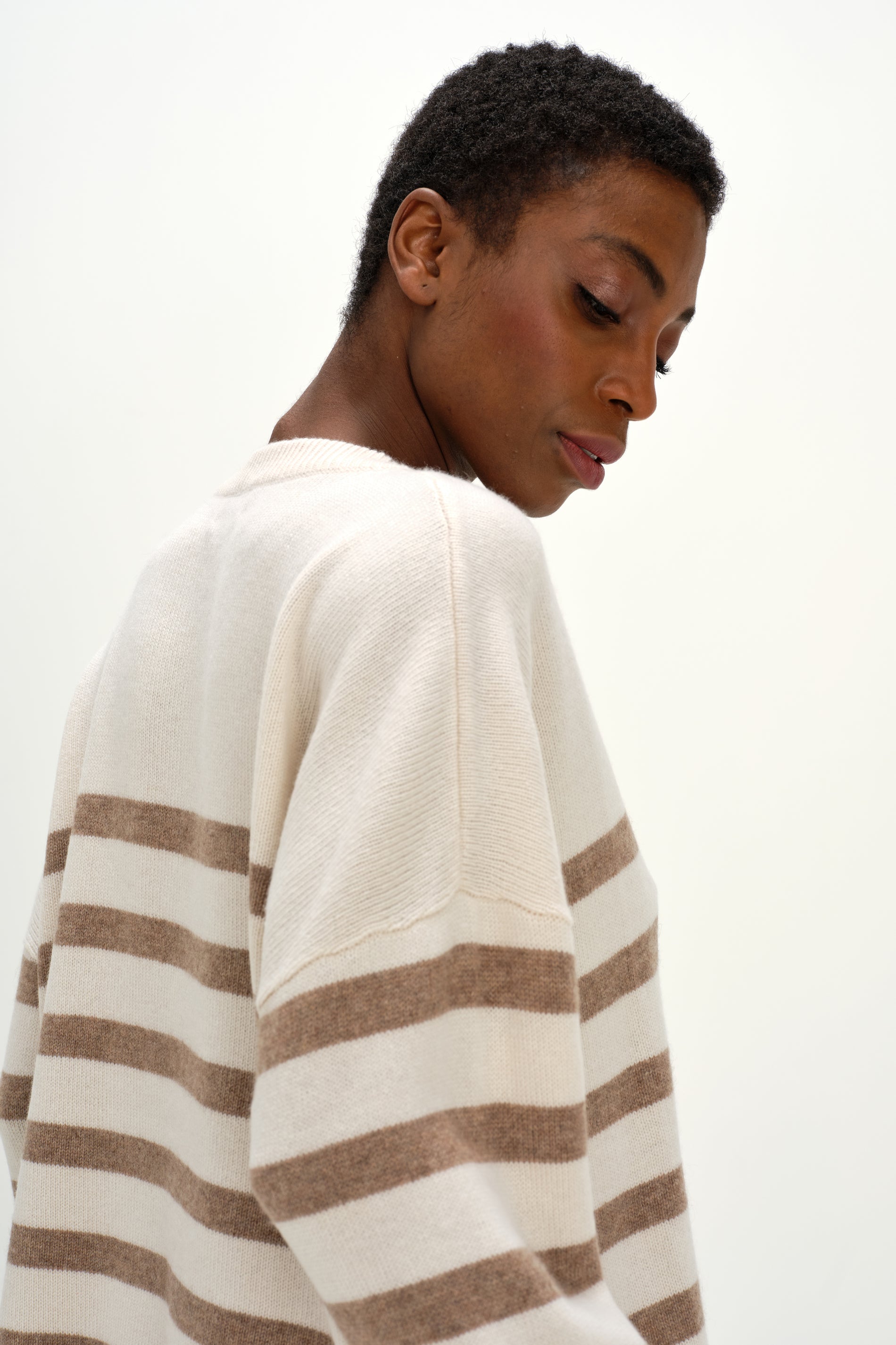 Davida Chunky O-neck Striped Sweater Sweaters White/Mink