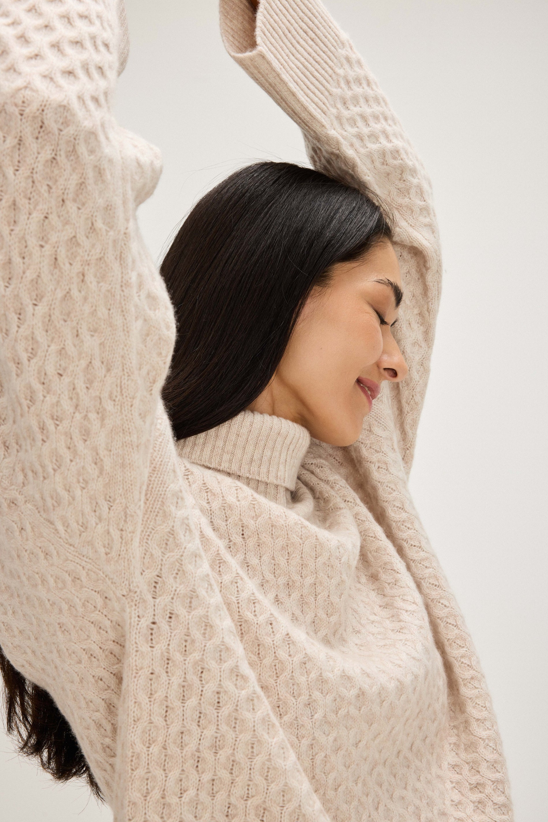 Davida Chunky Roll Neck Diamond Knit Sweaters White