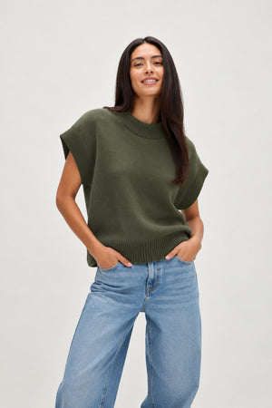 Chunky Vest Turtleneck - Army Green