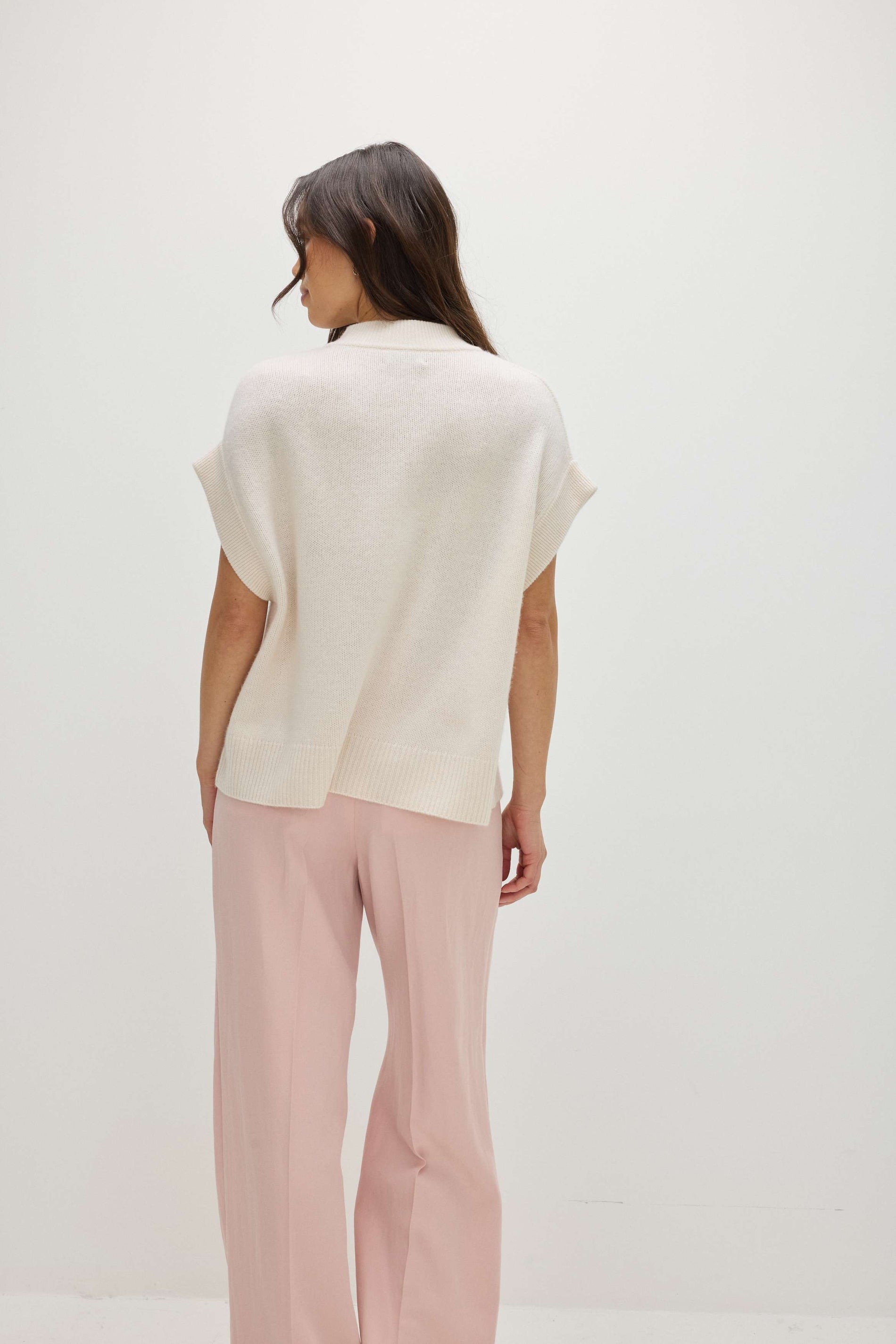 Davida Chunky Vest Turtleneck Sweaters White