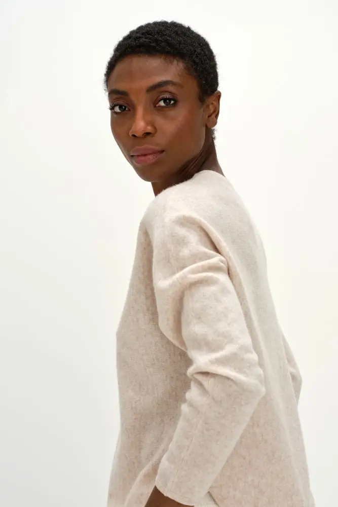 Davida Curved Sweater Sweaters Light Beige