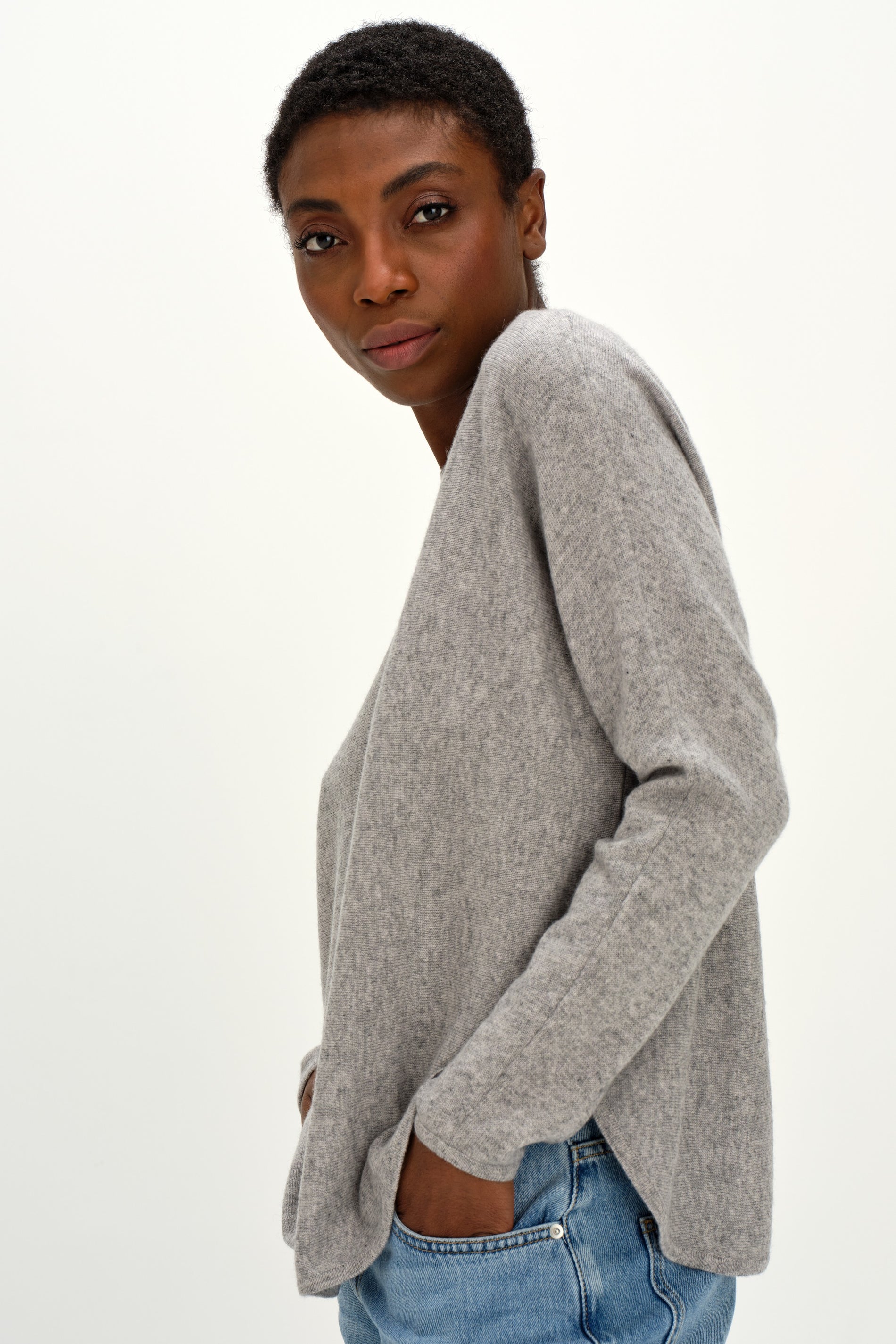 Davida Curved Sweater Sweaters Light Grey