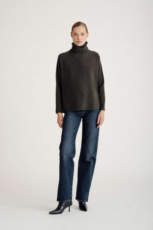 Curved Turtleneck - Hunter's Green