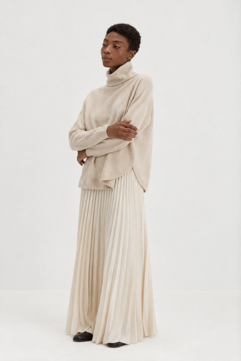 Davida Curved Turtleneck Sweaters Sand