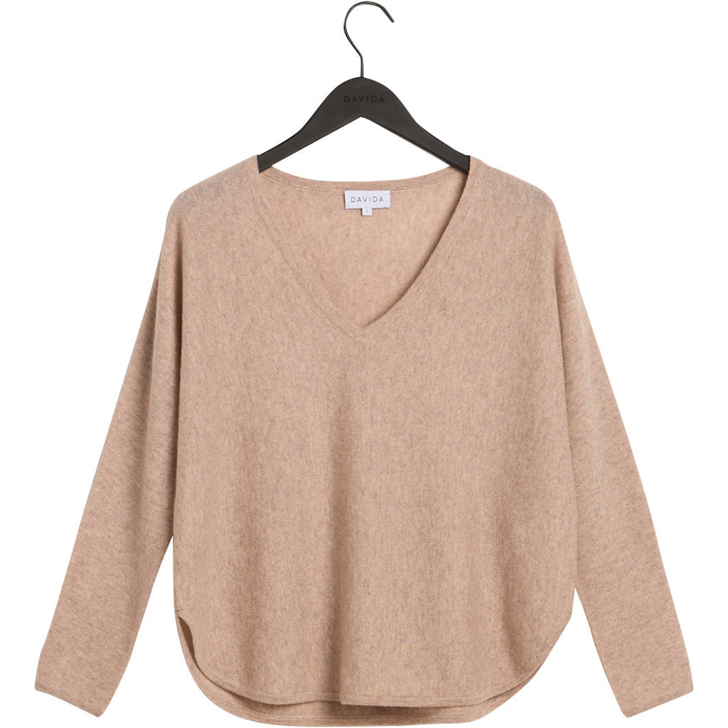 Davida Curved V-Neck Sweater Sweaters Sand