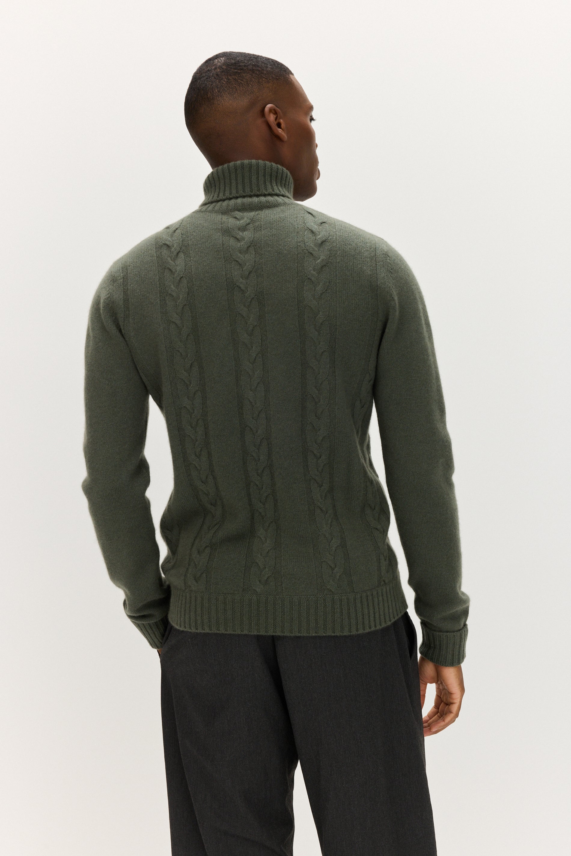 Davida Man Cable Turtleneck Sweaters Army Green