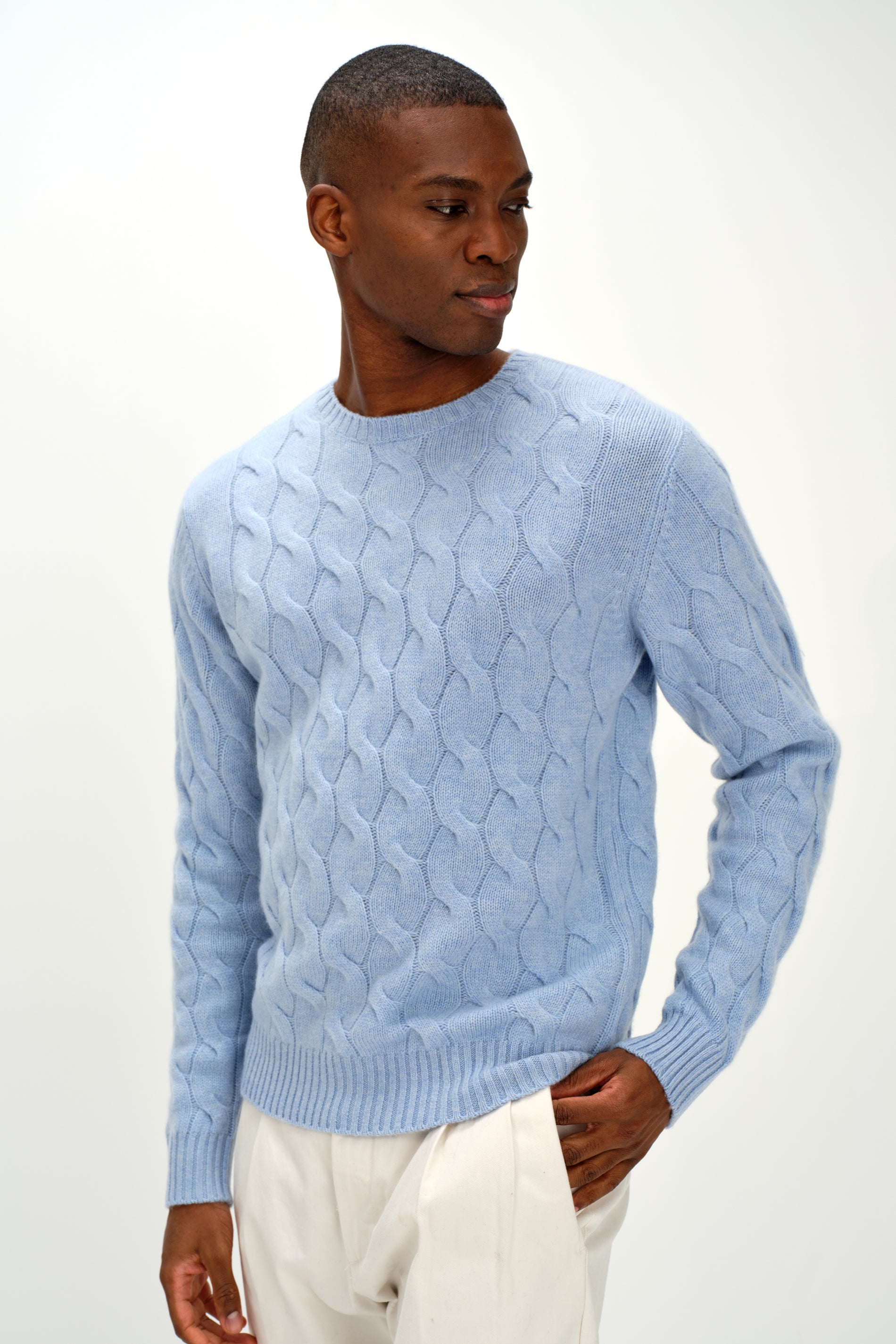 Davida Man Chunky O-neck Cable Sweaters Blue Fog