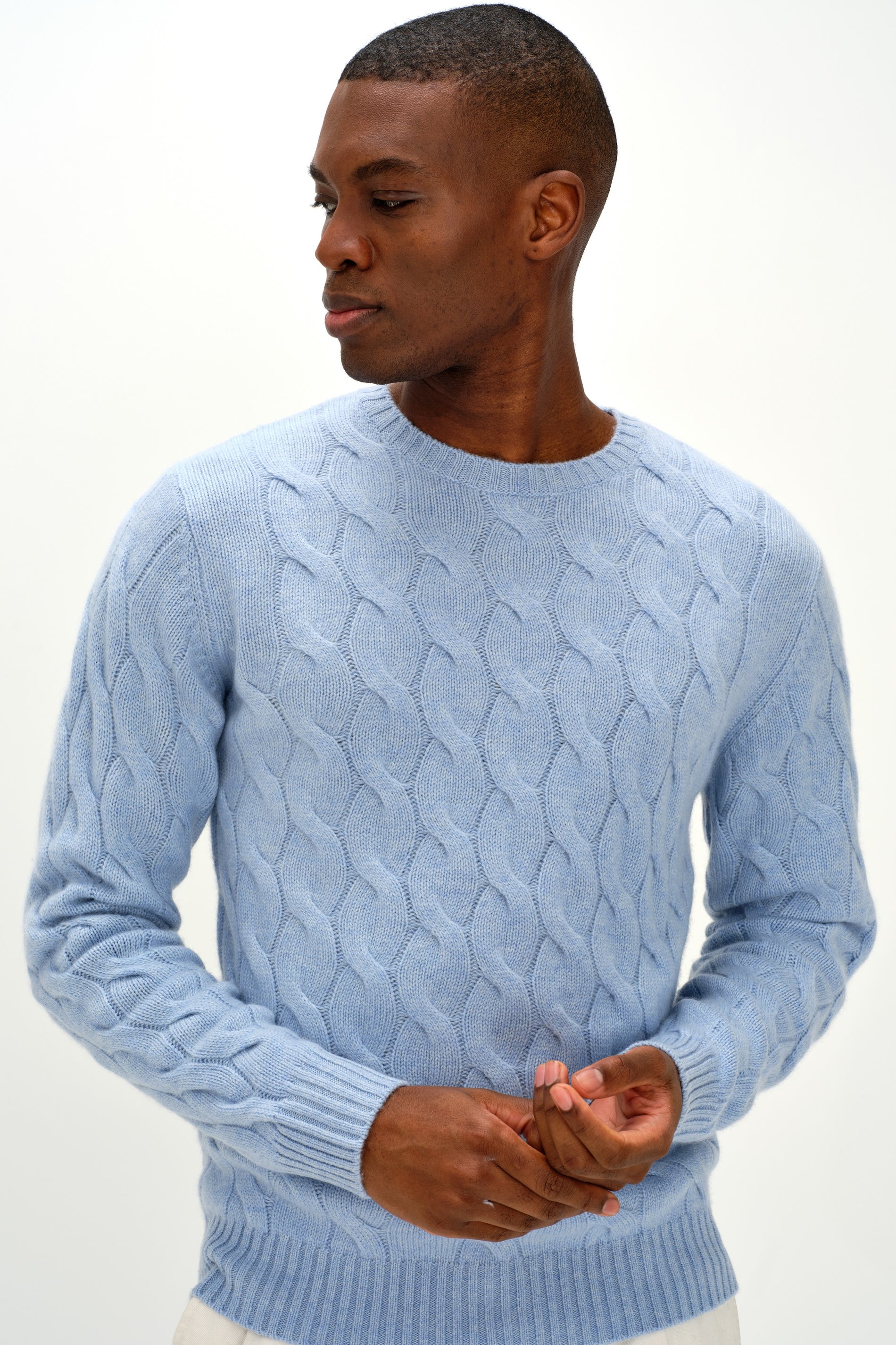 Davida Man Chunky O-neck Cable Sweaters Blue Fog