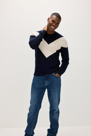 Man Chunky O-neck V detail - Navy/White