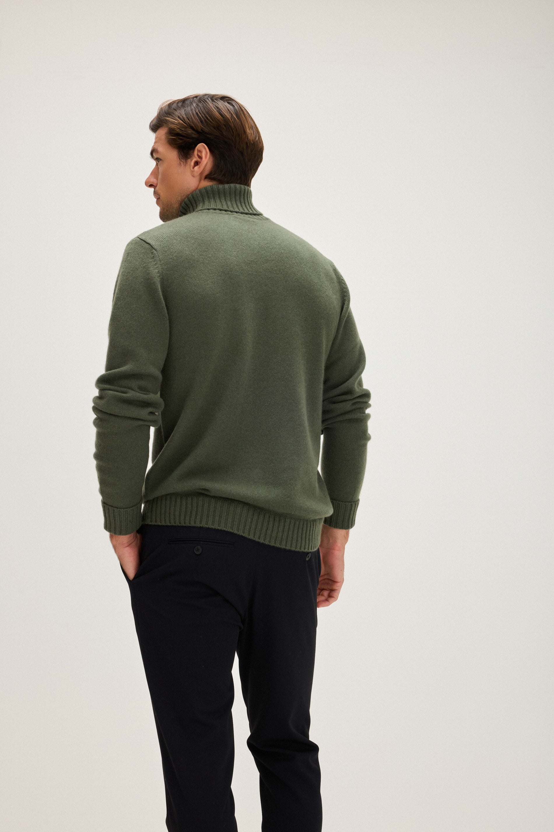 Davida Man Chunky Roll Neck Sweater Sweaters Army Green