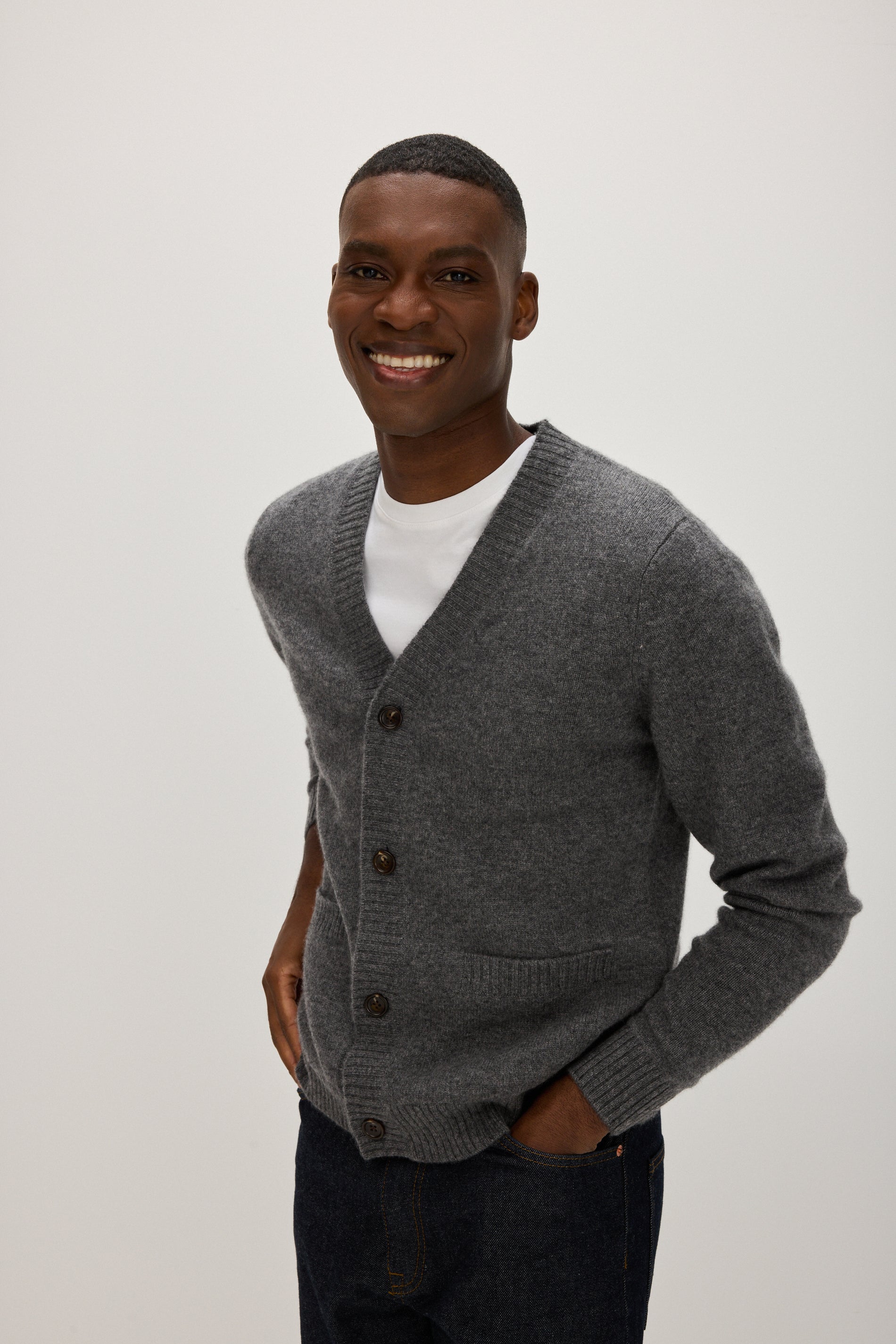 Davida Man Chunky V Cardigan Cardigans Dark Grey