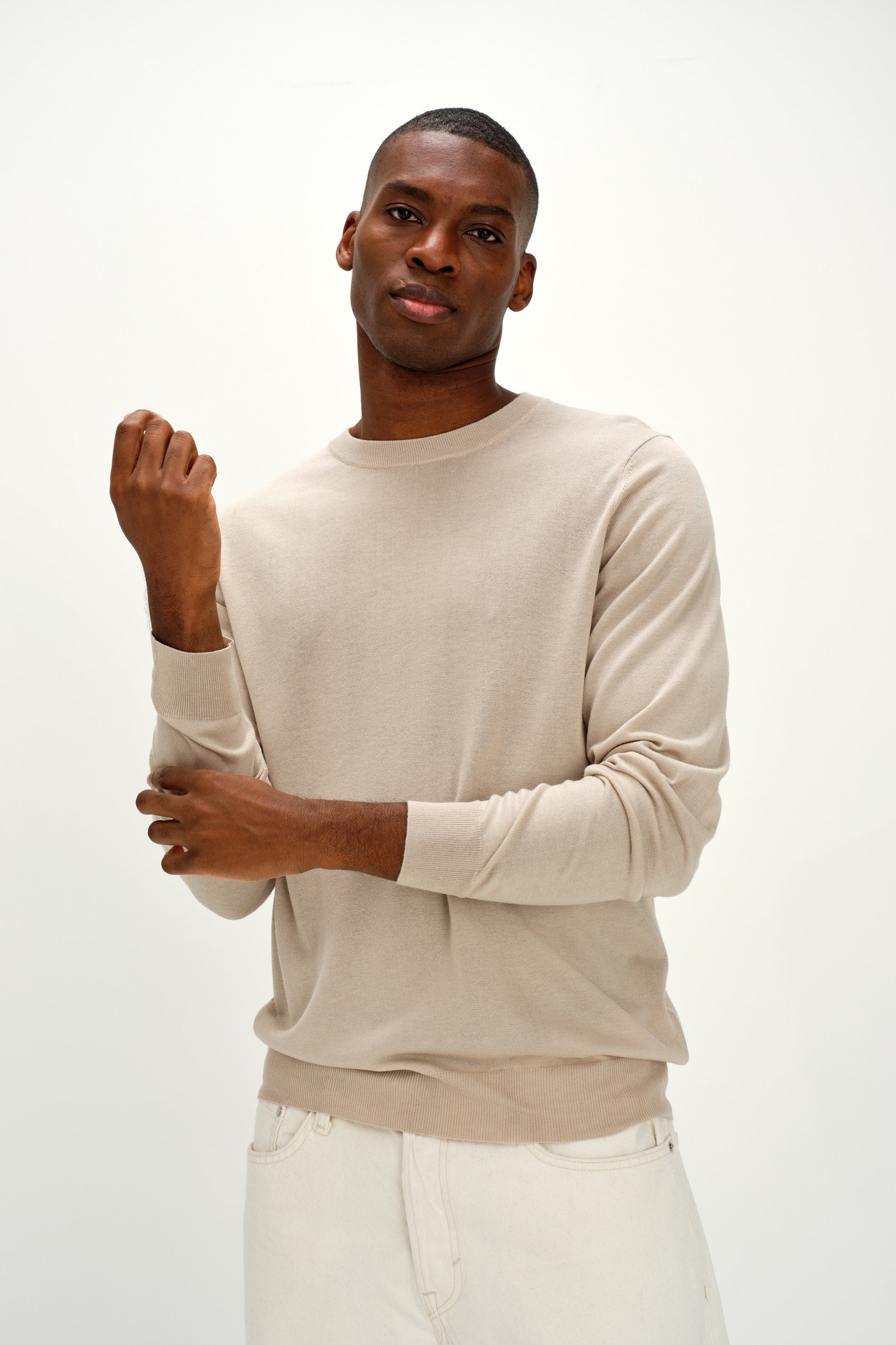 Davida Man Fine Knit O-neck Sweater Sweaters Sand Stone