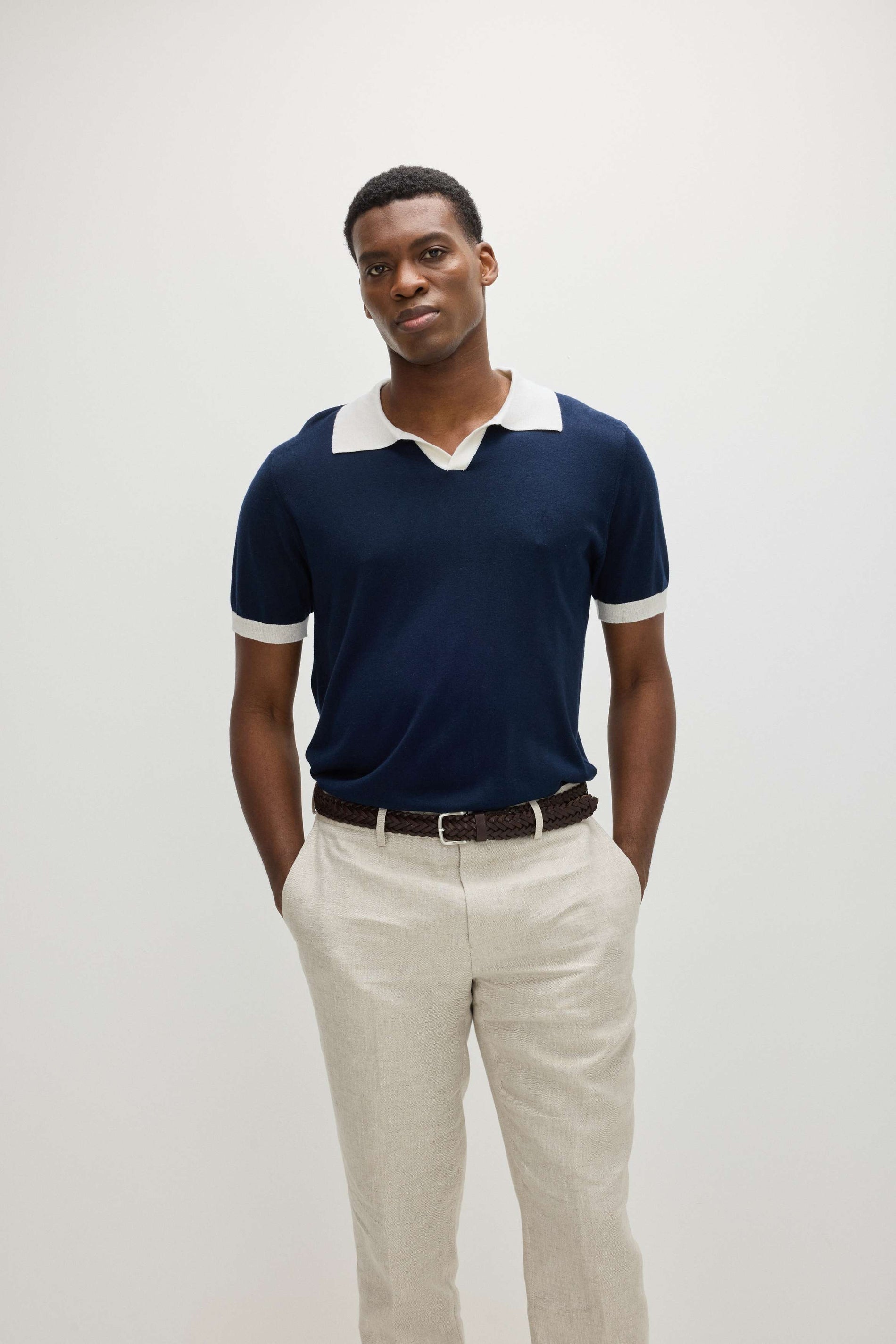 Davida Man Fine Knit Open Collar Block Color T-Shirt Sweaters Navy/White