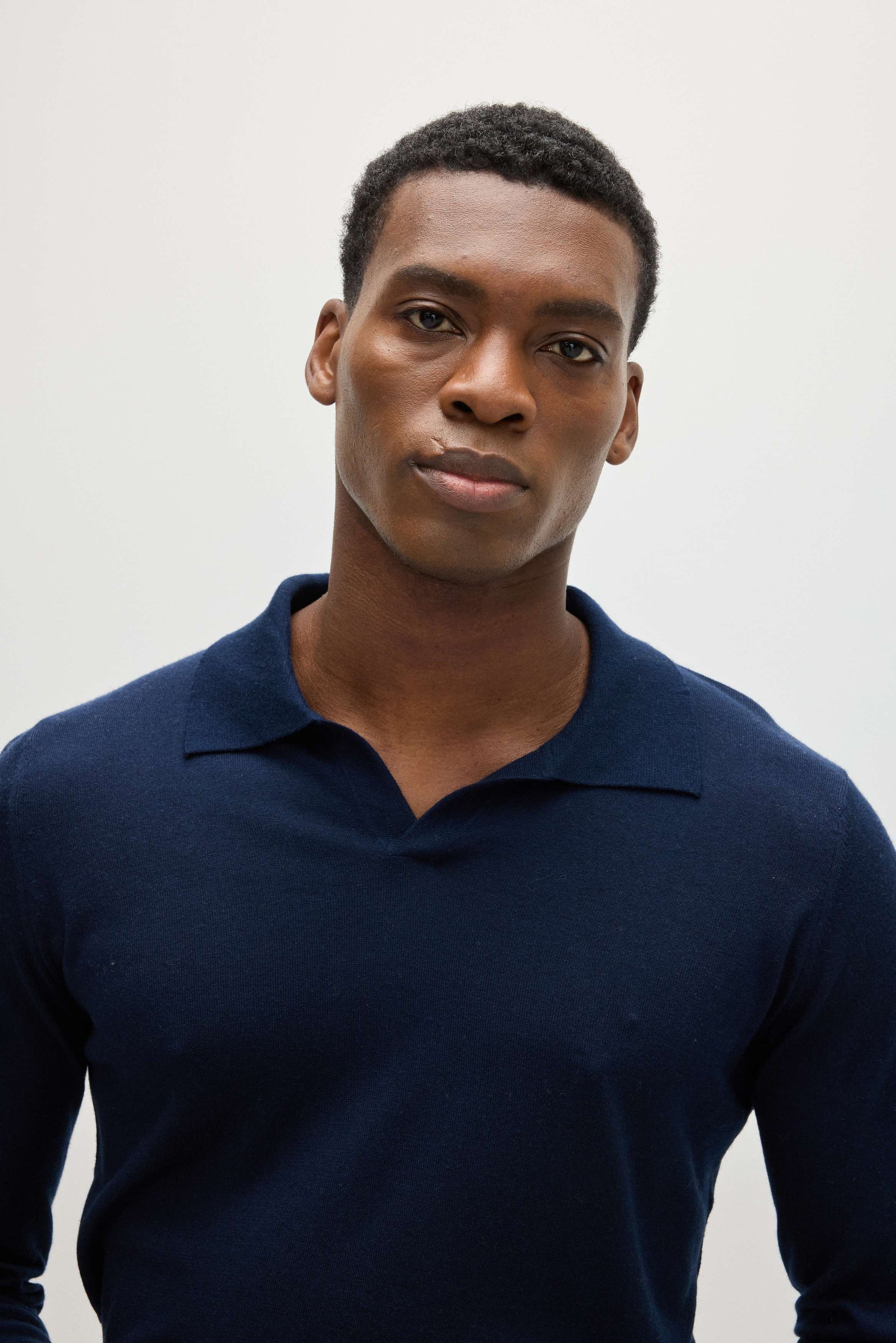 Davida Man Fine Knit Open Collar Sweater Sweaters Navy