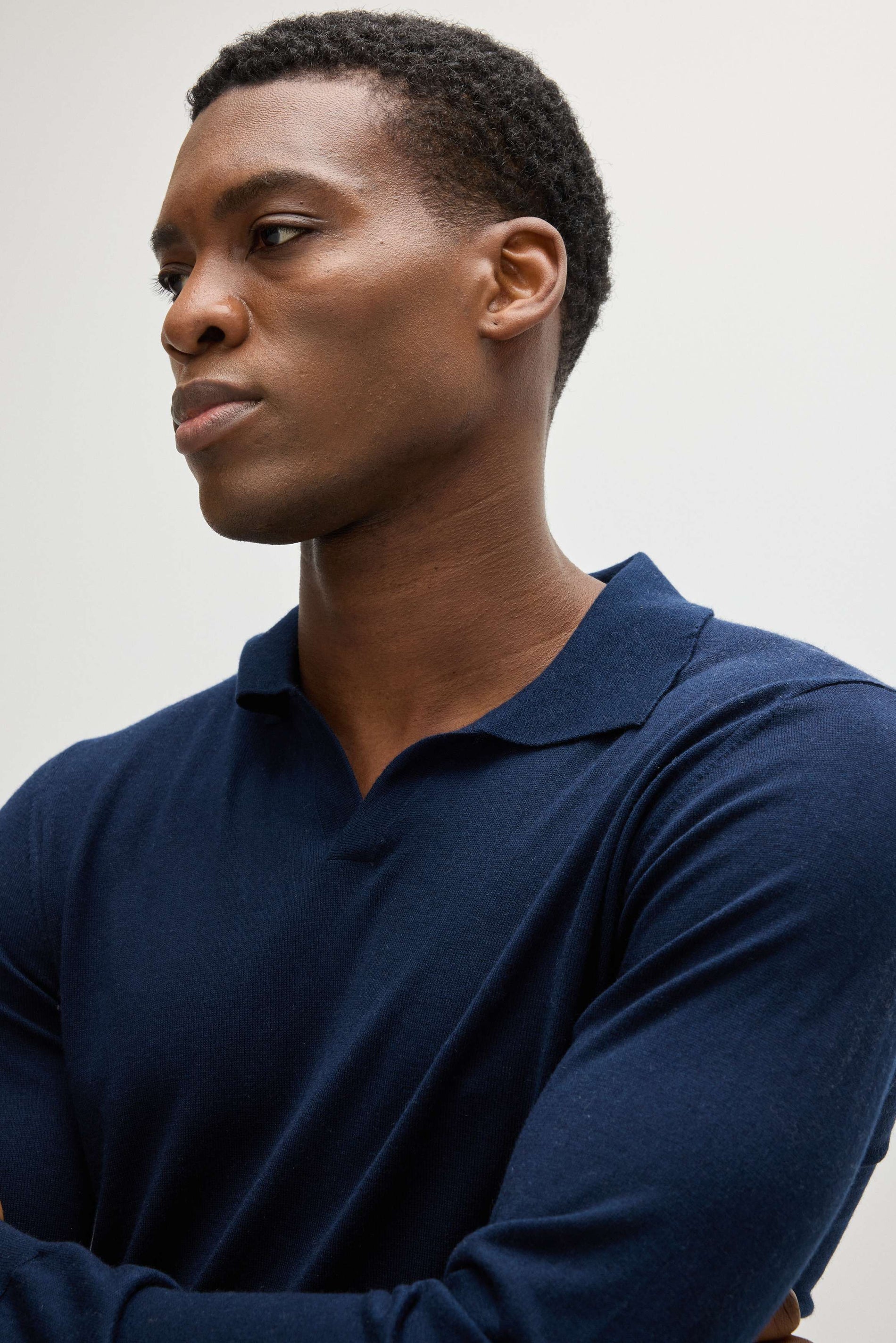 Davida Man Fine Knit Open Collar Sweater Sweaters Navy