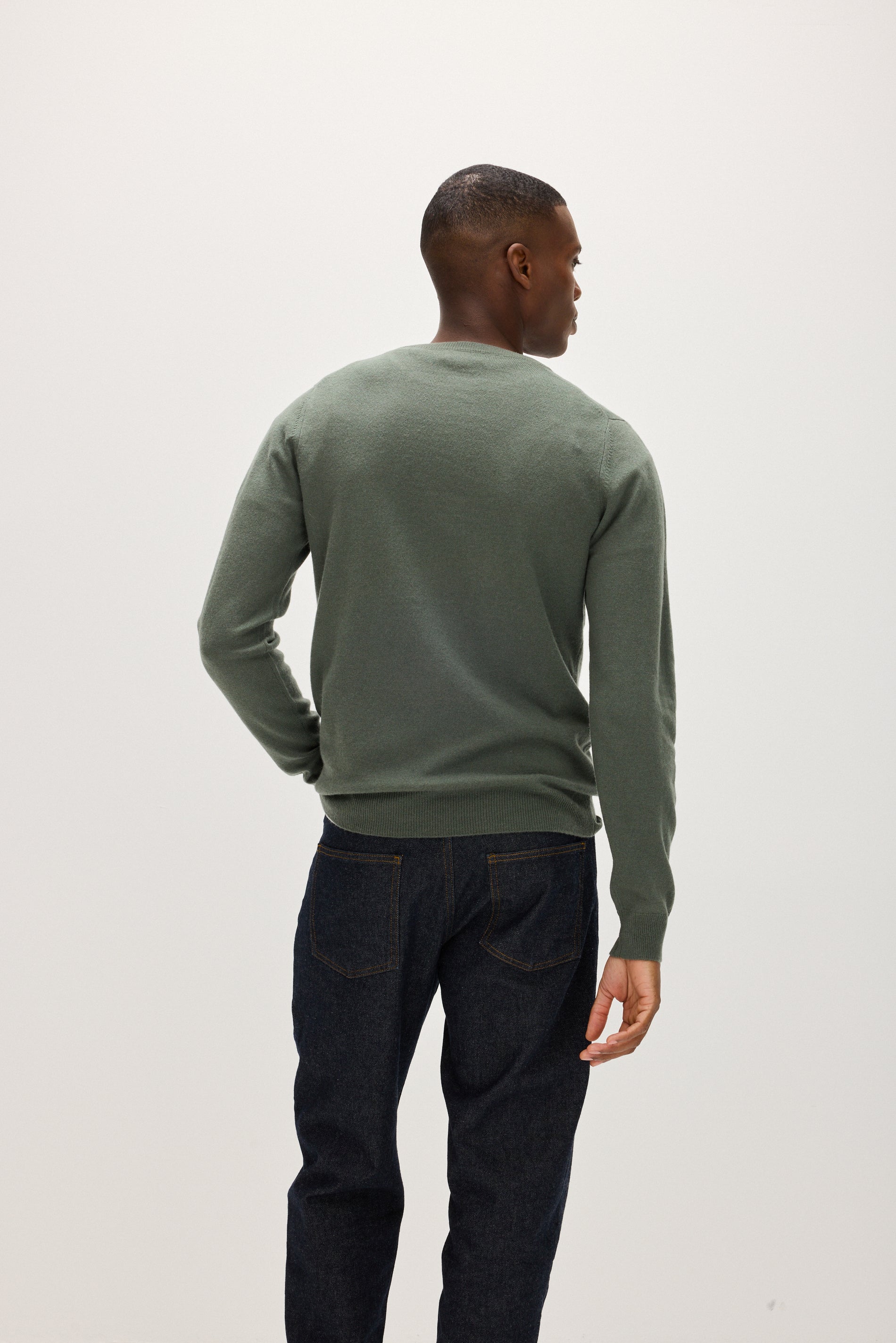 Davida Man O-neck Plain Sweaters Army Green