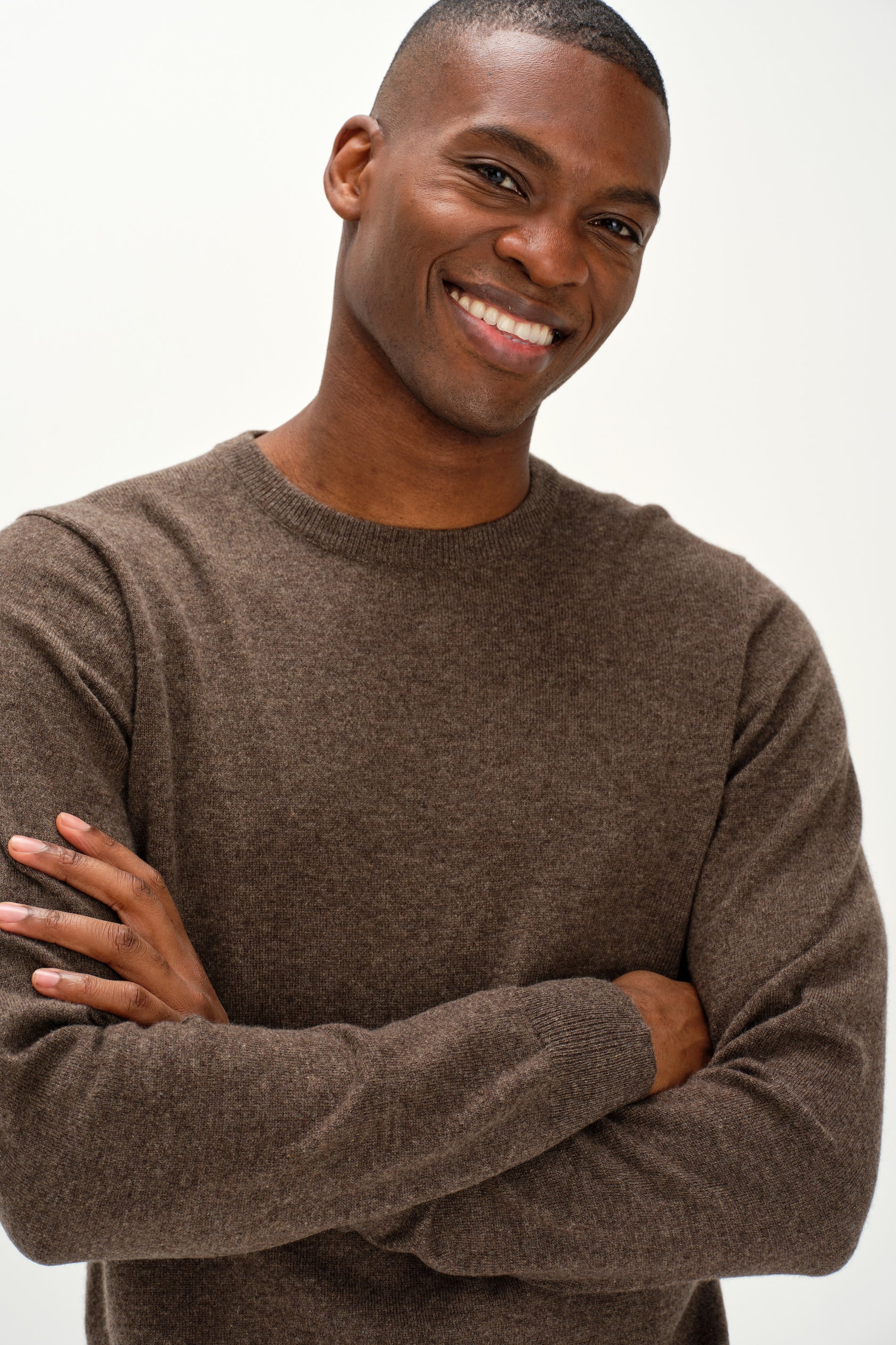 Davida Man O-neck Plain Sweaters Cacao