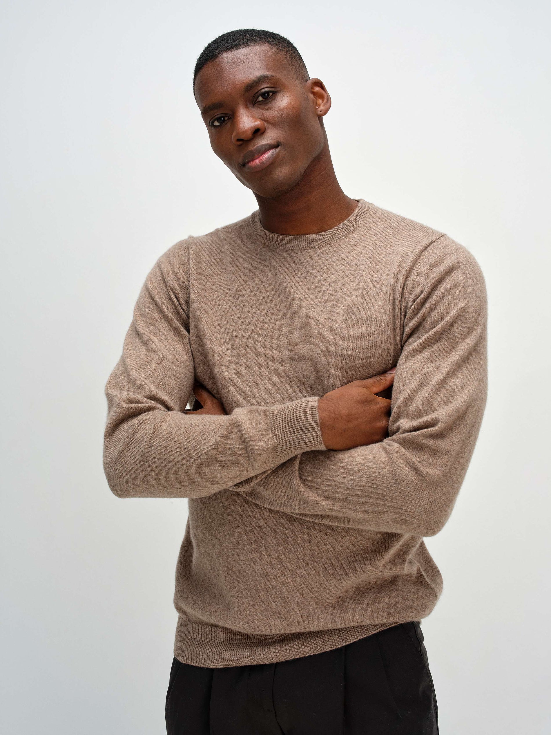 Davida Man O-neck Plain Sweaters Mink