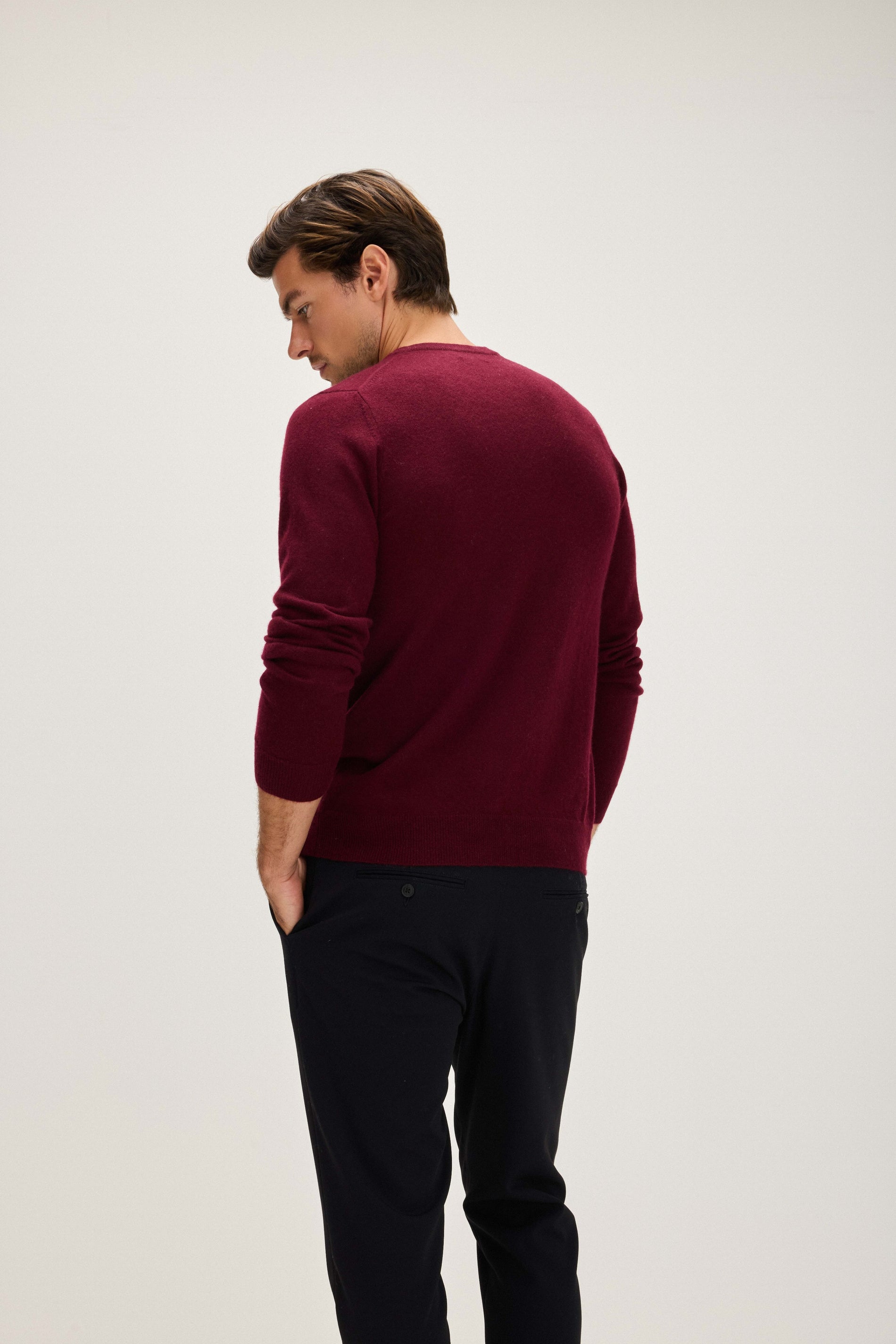 Davida Man O-neck Plain Sweaters Mulberry Red