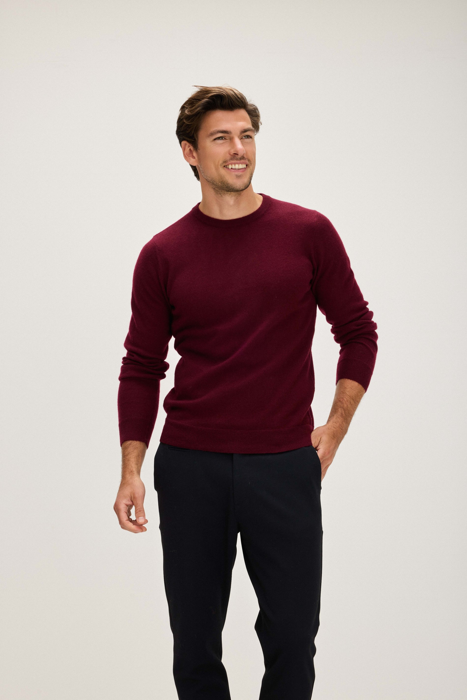 Davida Man O-neck Plain Sweaters Mulberry Red