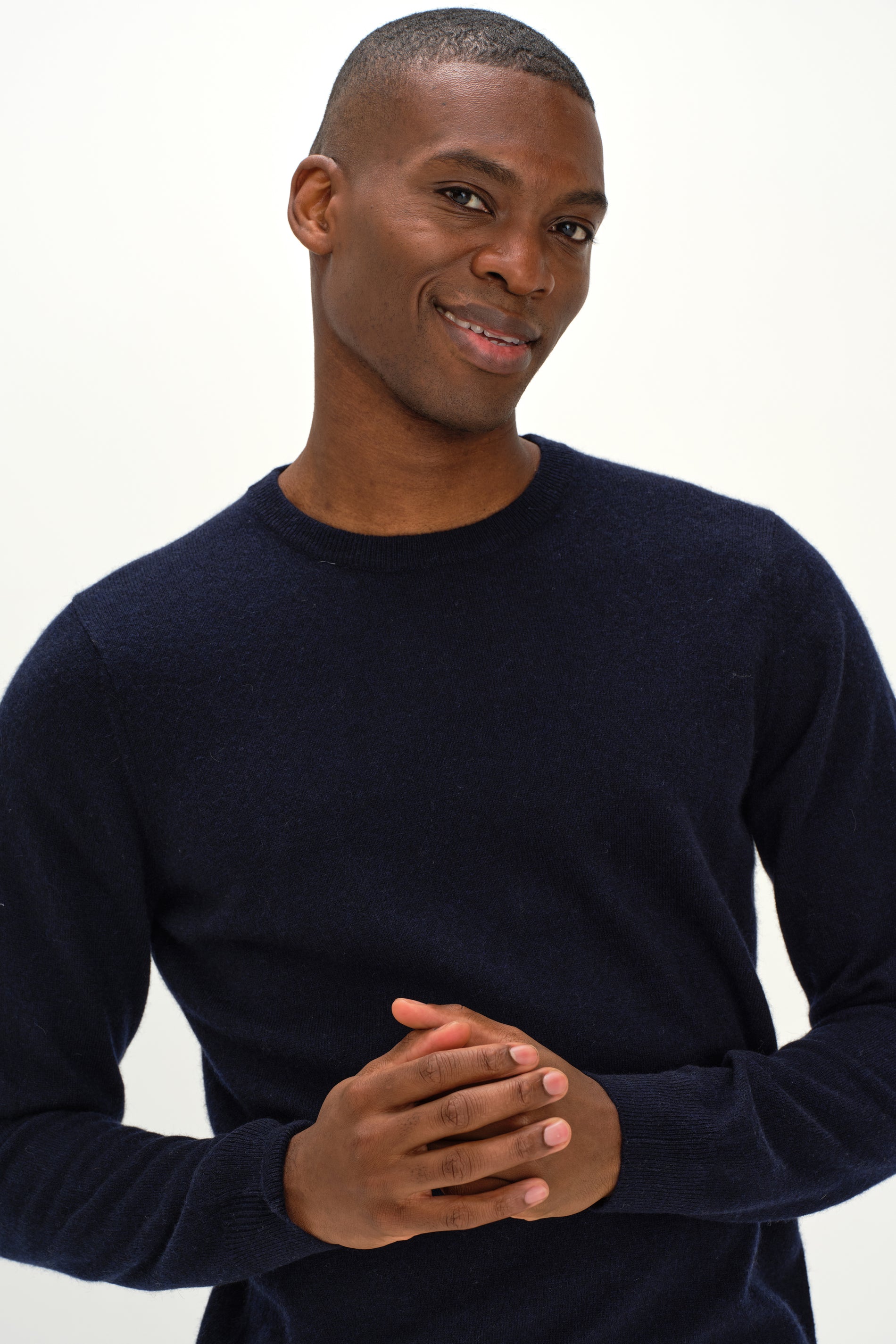 Davida Man O-neck Plain Sweaters Navy