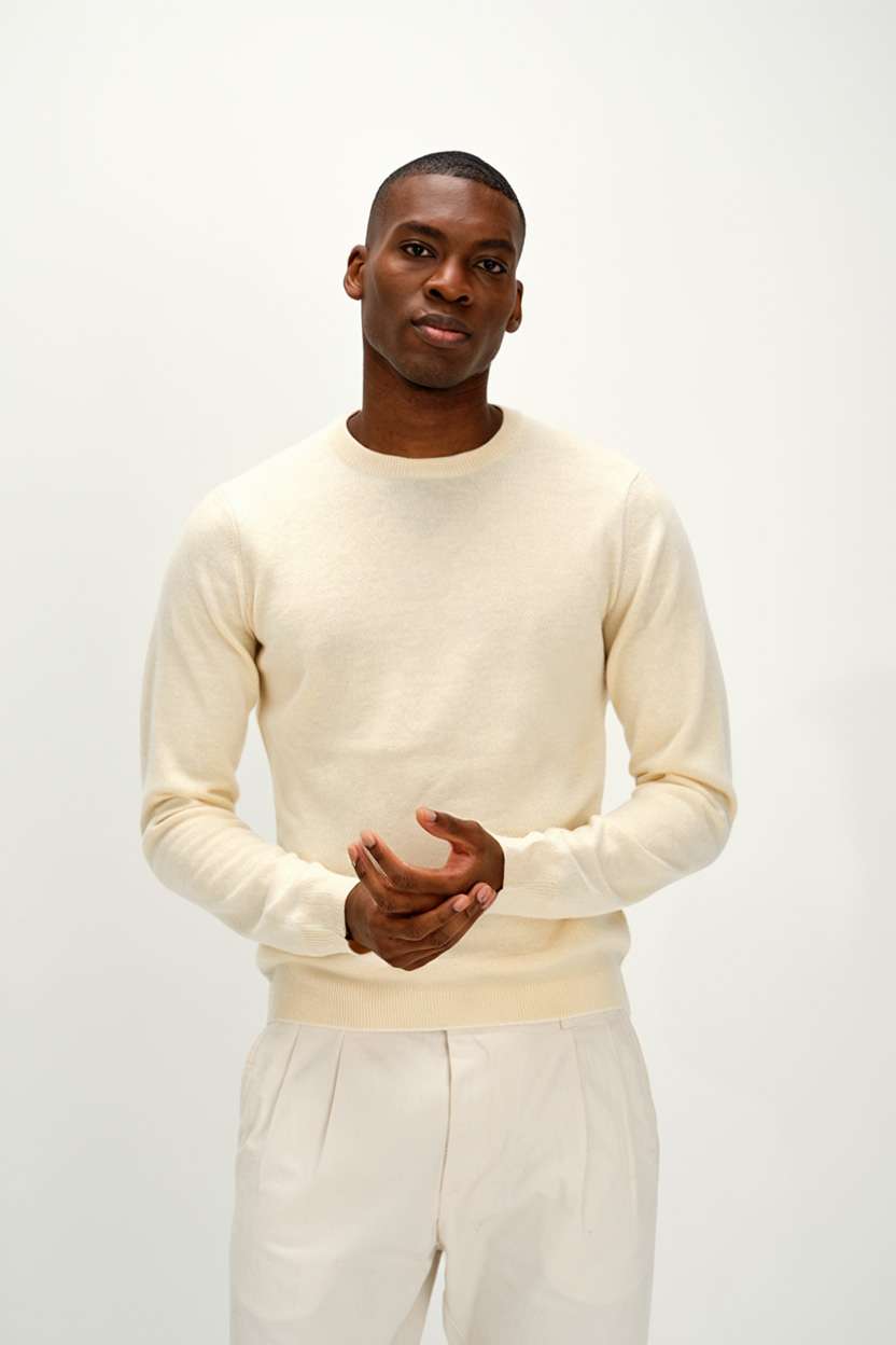 Davida Man O-neck Plain Sweaters White