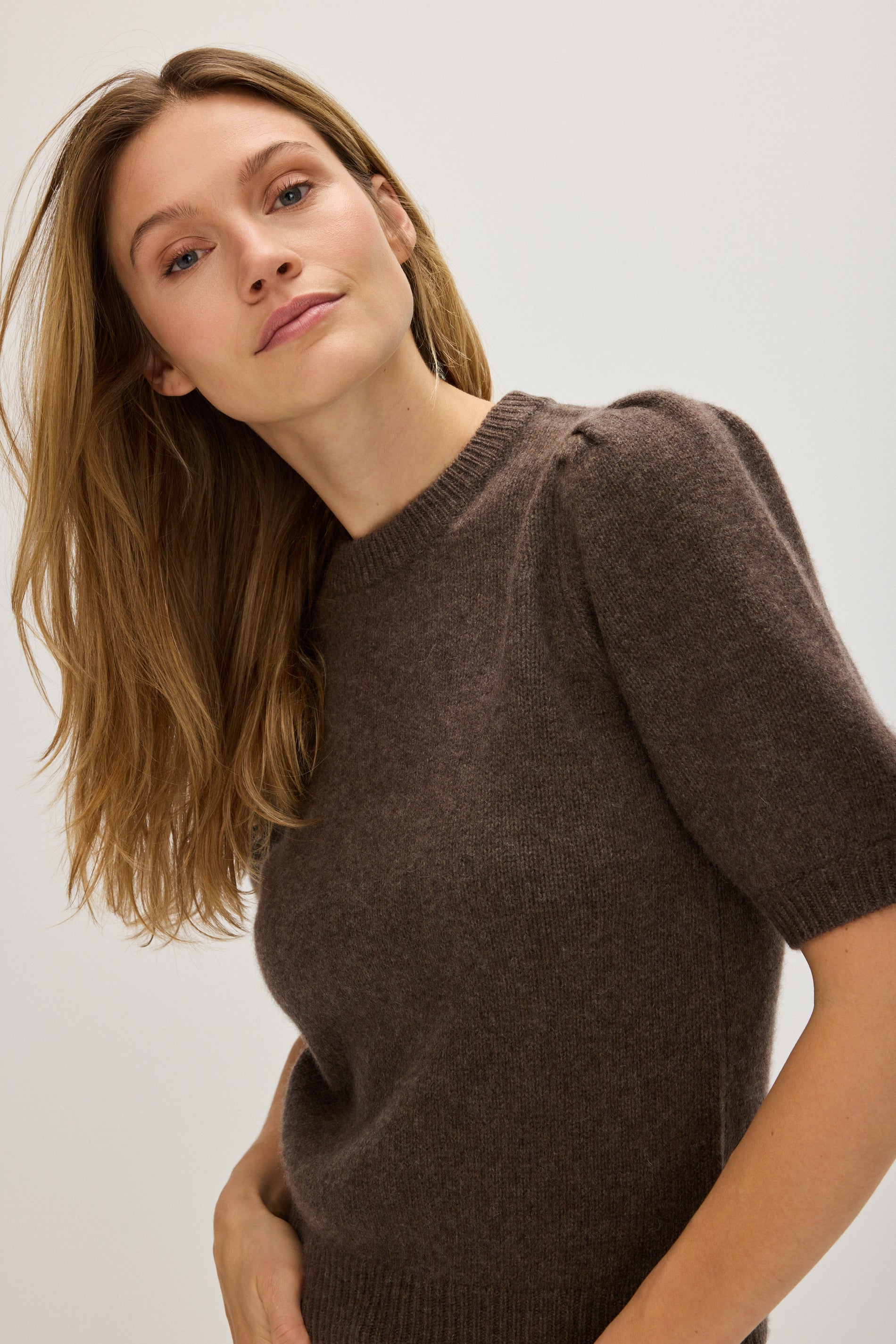 Davida Puff Sleeve T-shirt Sweaters Cacao