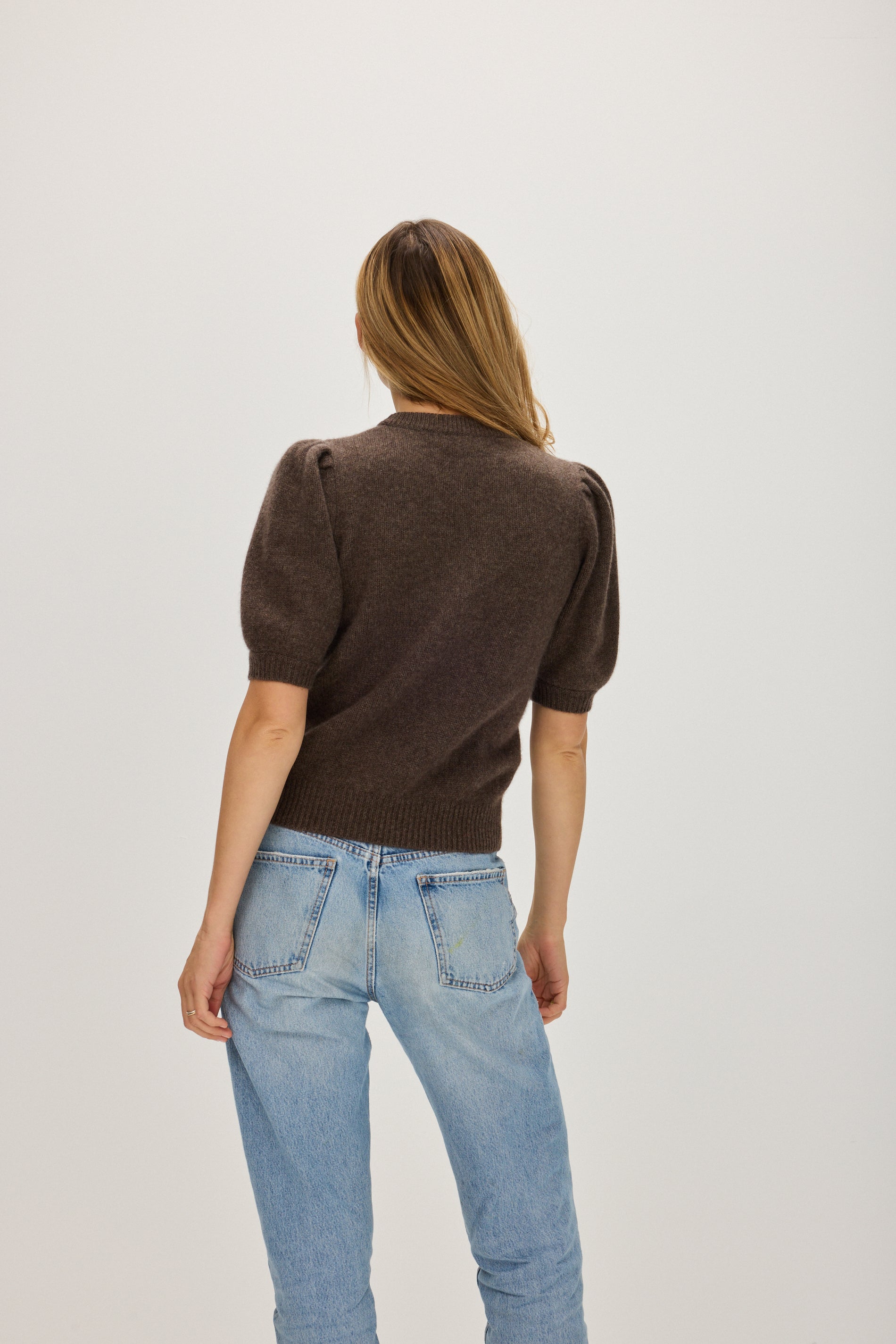 Davida Puff Sleeve T-shirt Sweaters Cacao