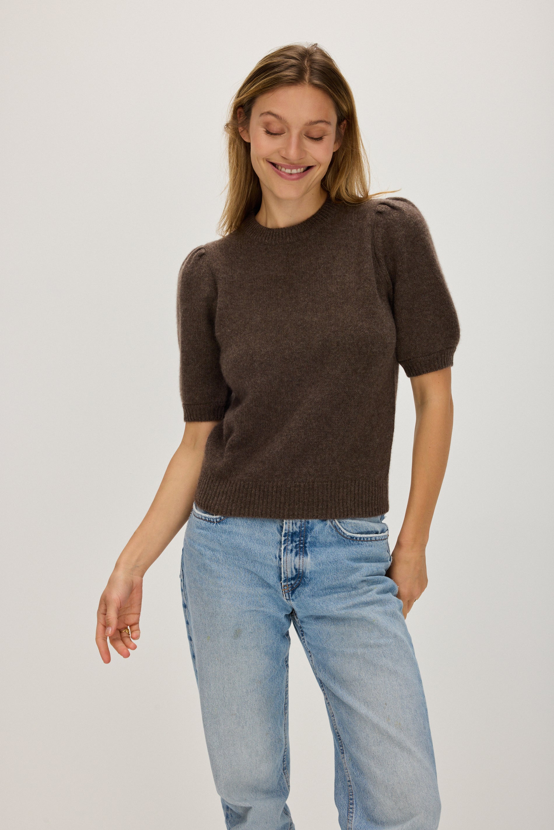 Davida Puff Sleeve T-shirt Sweaters Cacao