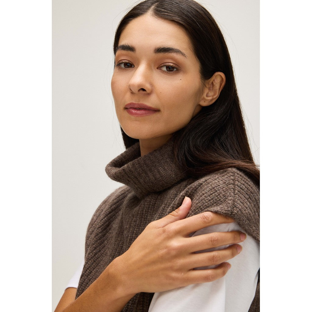 Davida Ribbed Mini Vest Sweaters Cacao