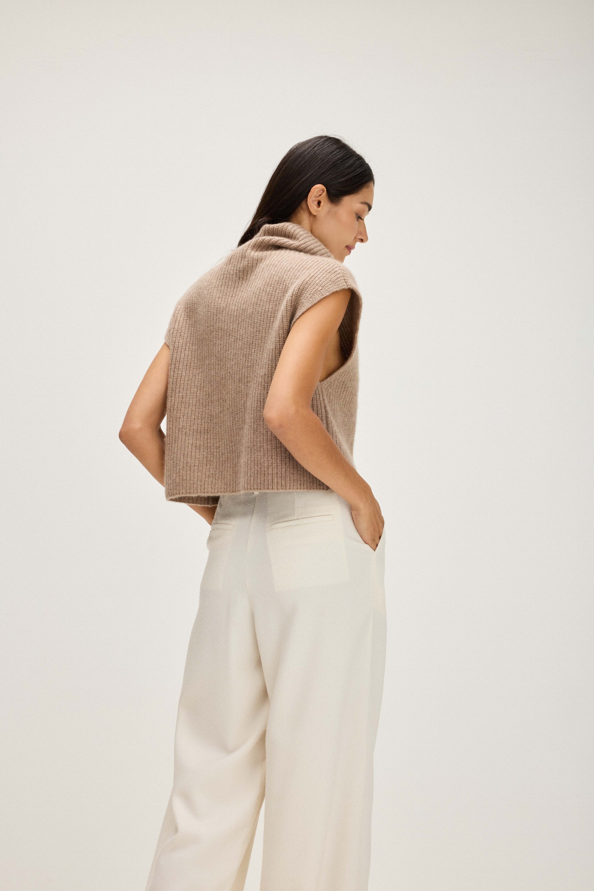 Davida Ribbed Mini Vest Sweaters Mink