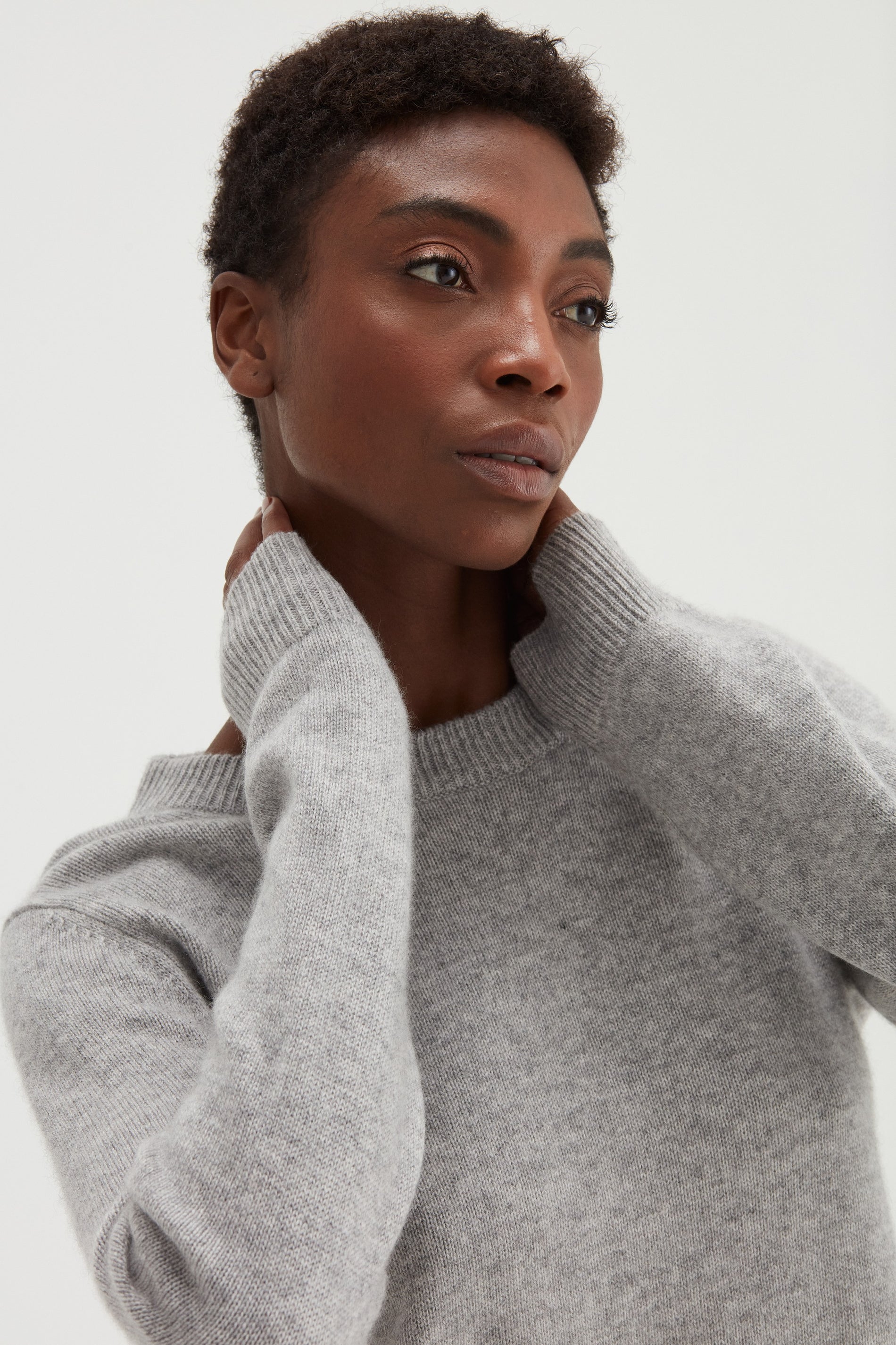 Davida Straight O-neck Sweater Sweaters Light Grey