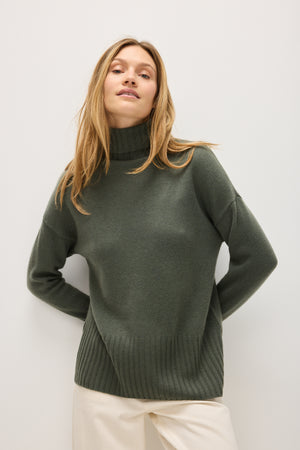 Turtleneck Oversized Slits - Army Green