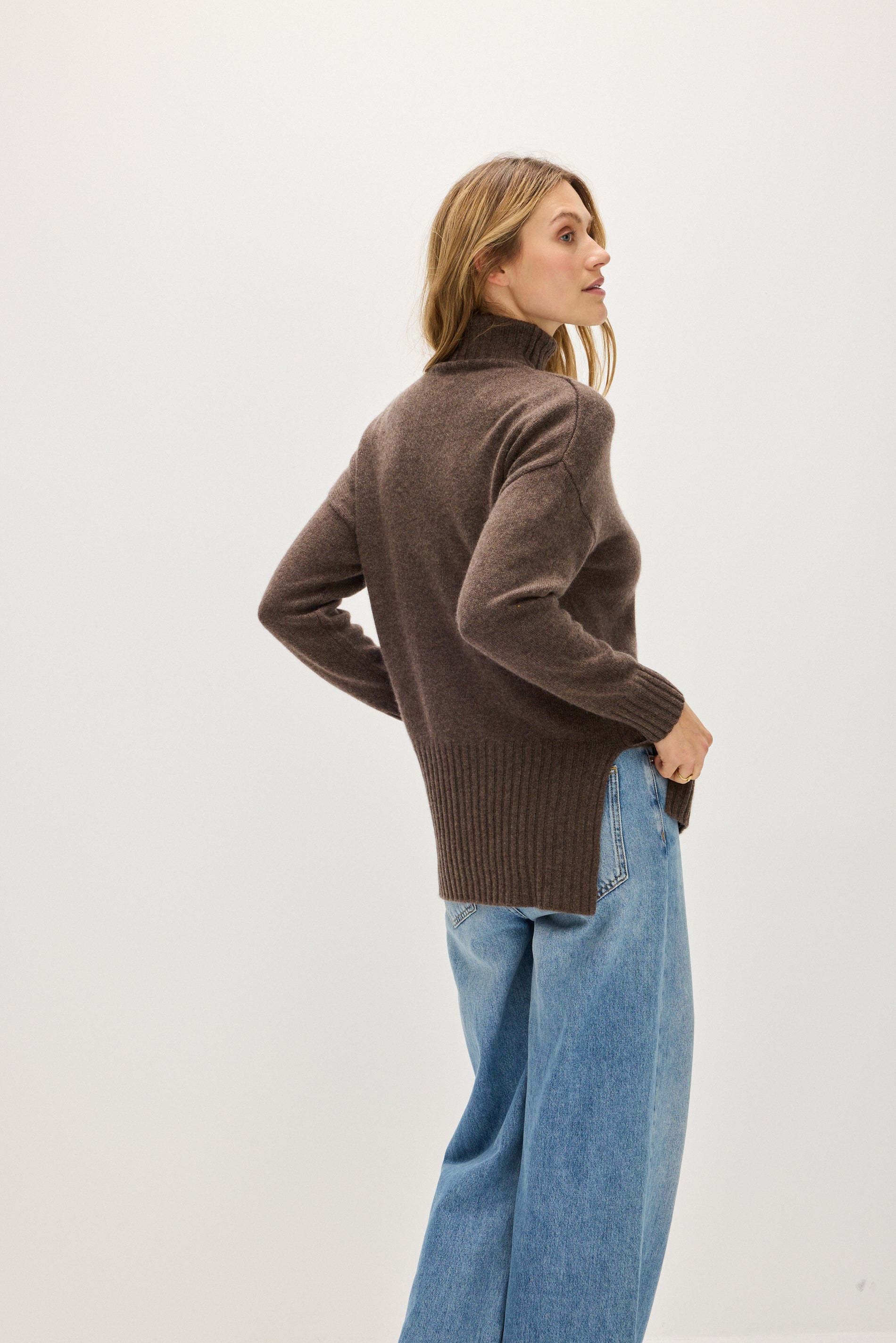 Davida Turtleneck Oversized Slits Sweaters Cacao
