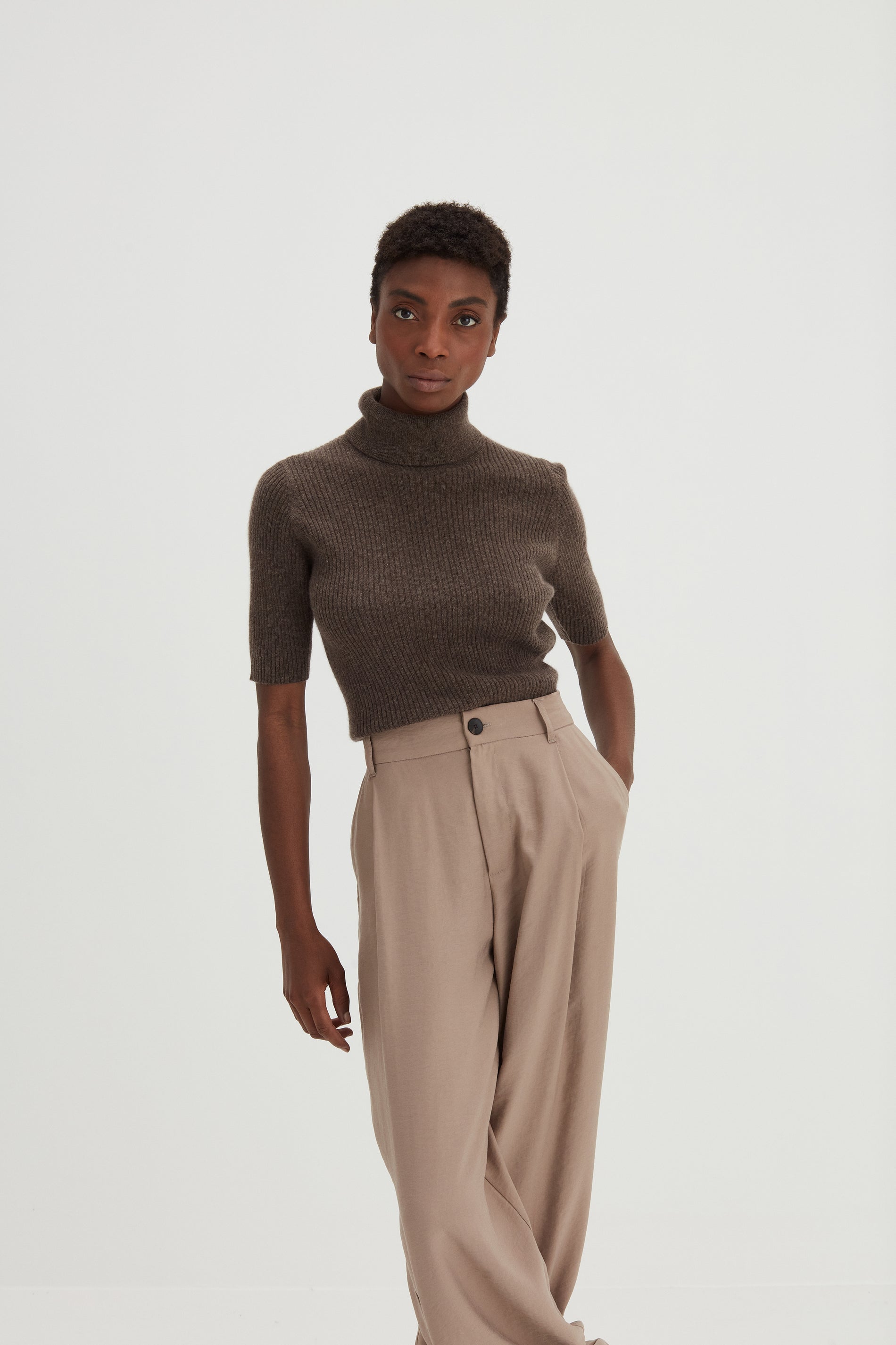 Davida Turtleneck Rib T-shirt Sweaters Cacao