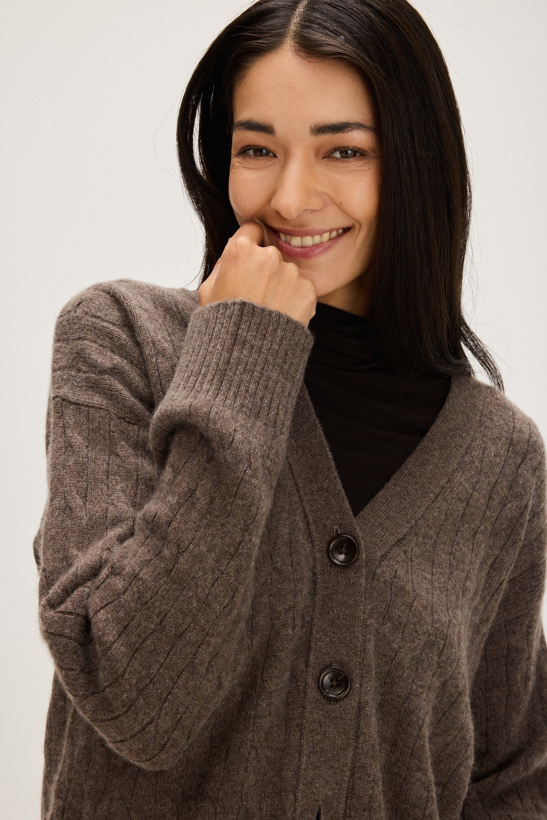 Davida V-Neck Wide Cable Cardigan Cardigans Cacao