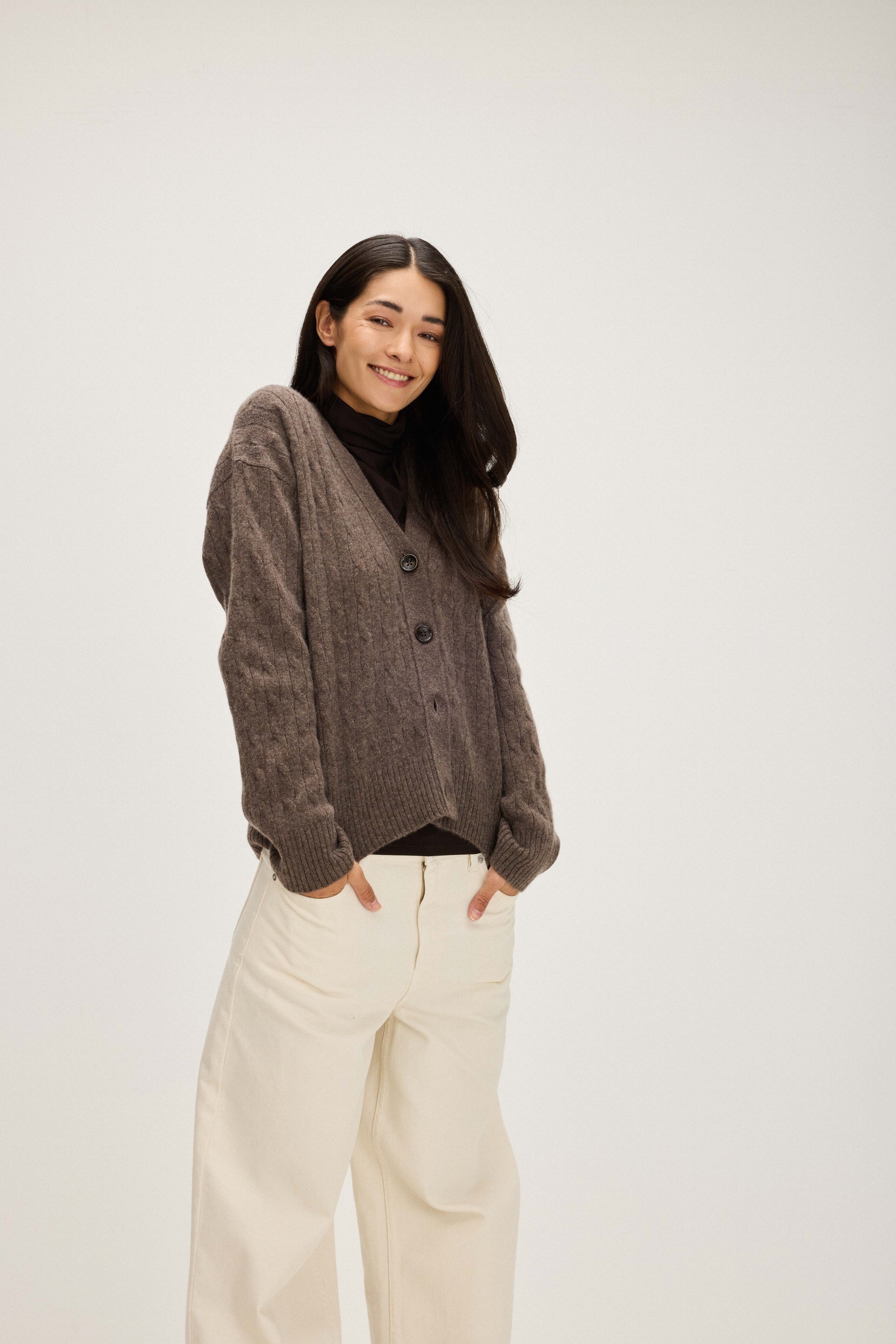 Davida V-Neck Wide Cable Cardigan Cardigans Cacao