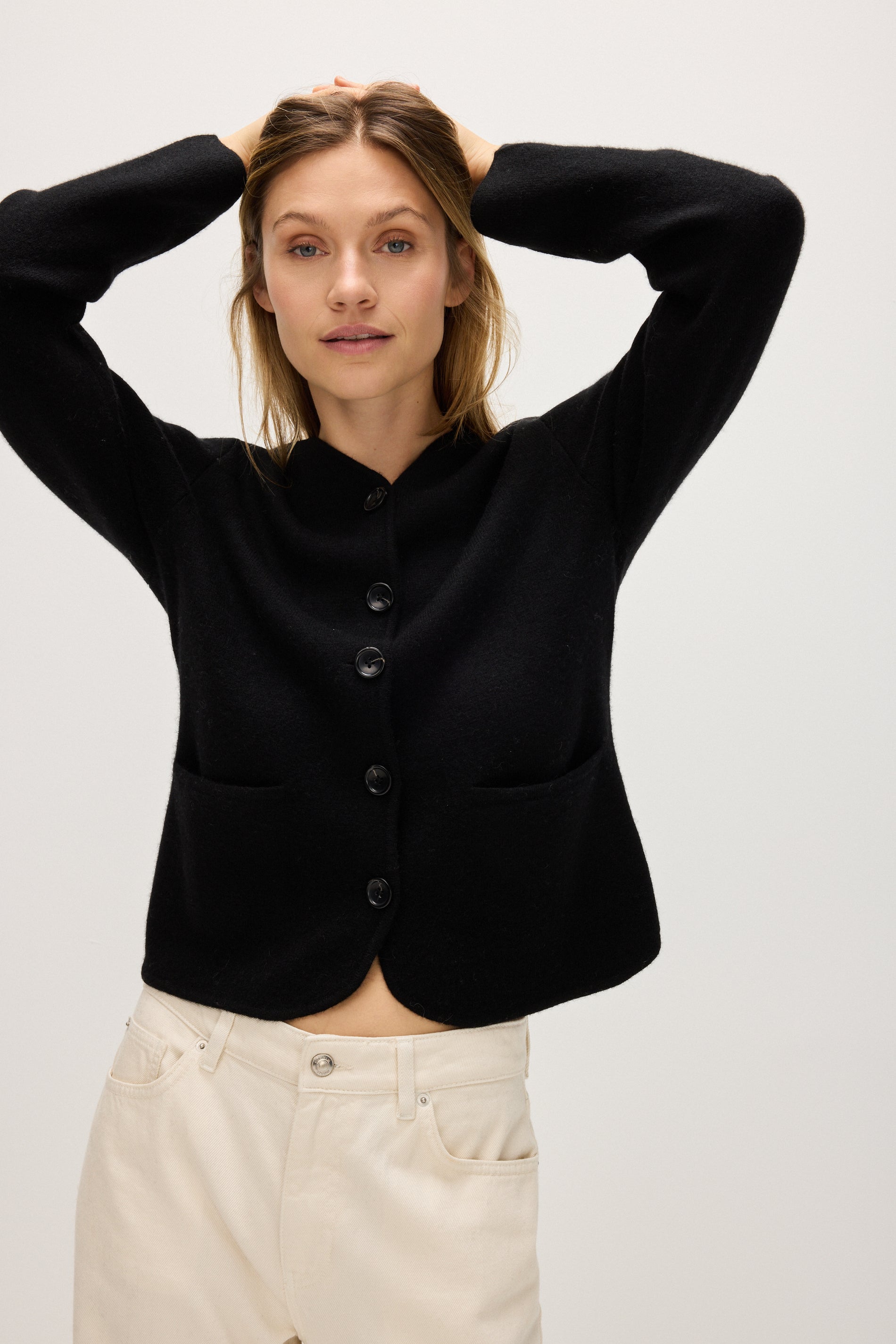 Davida V-neck Jacket Sweaters Black