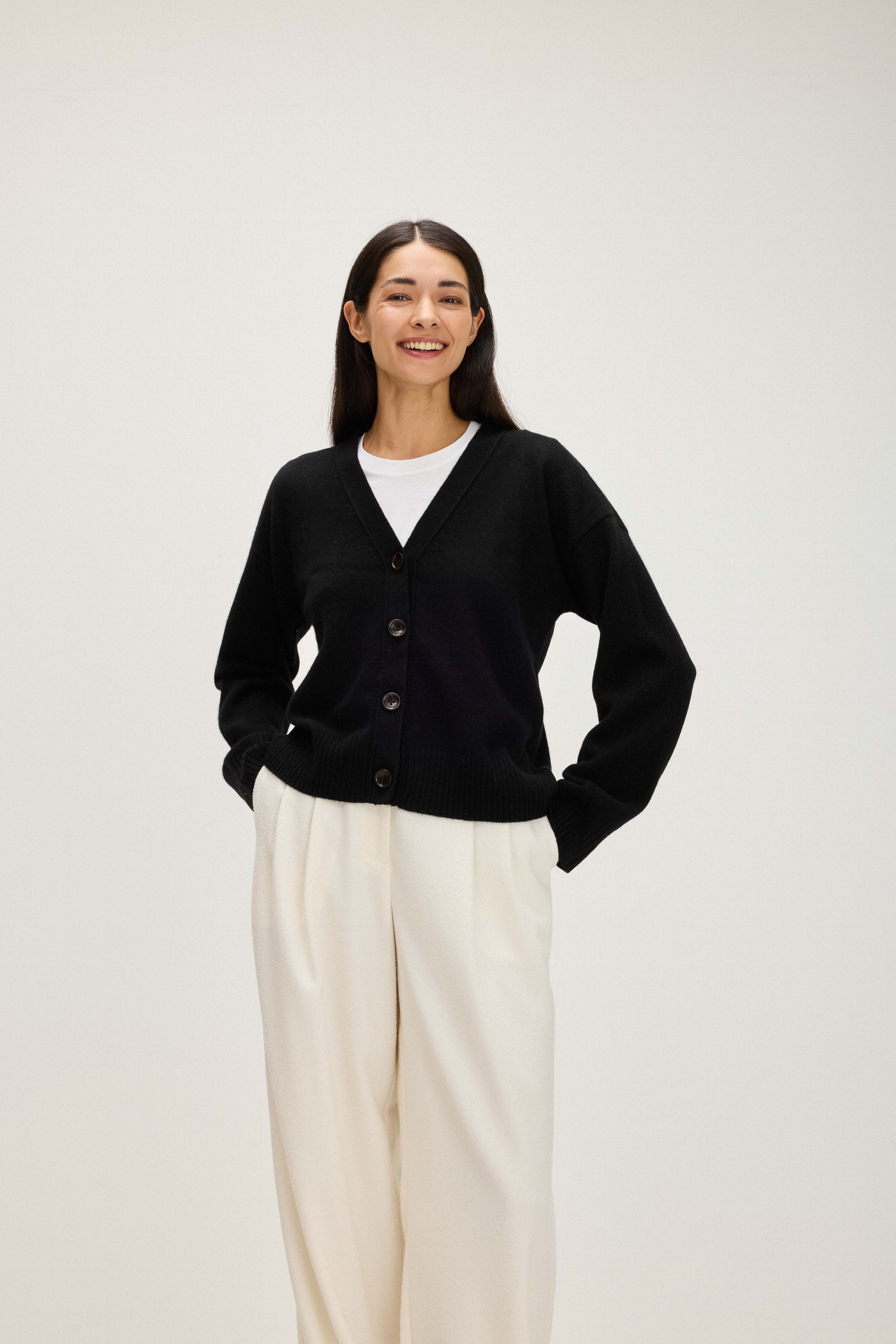 Davida V-neck Wide Cardigan Cardigans Black